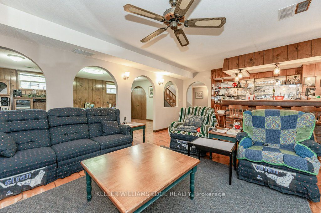 355 Hixon Rd N