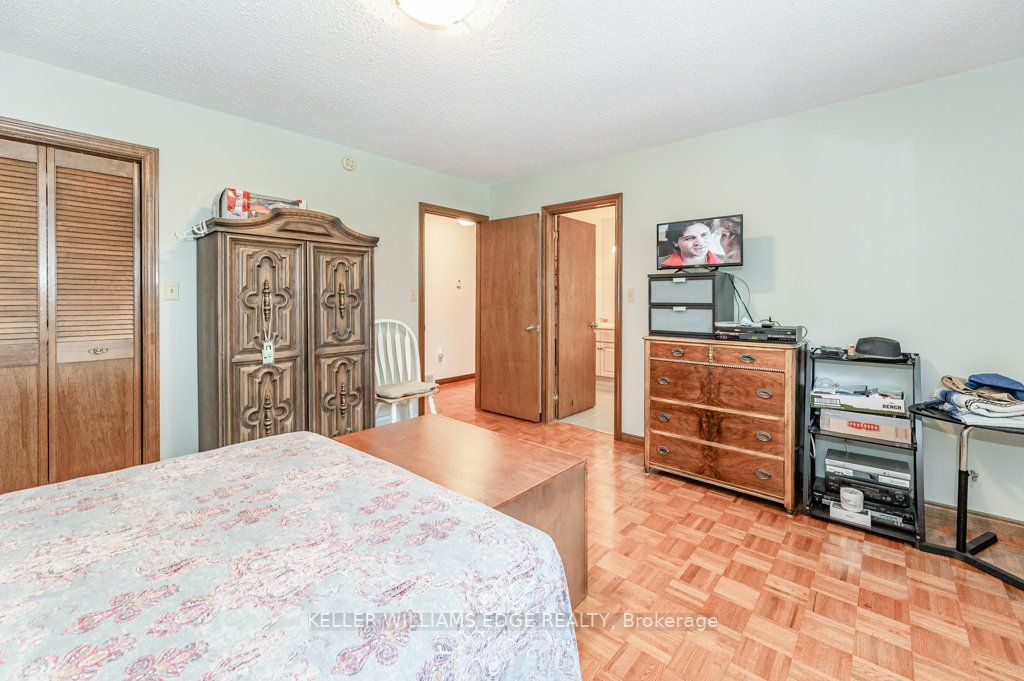 355 Hixon Rd N