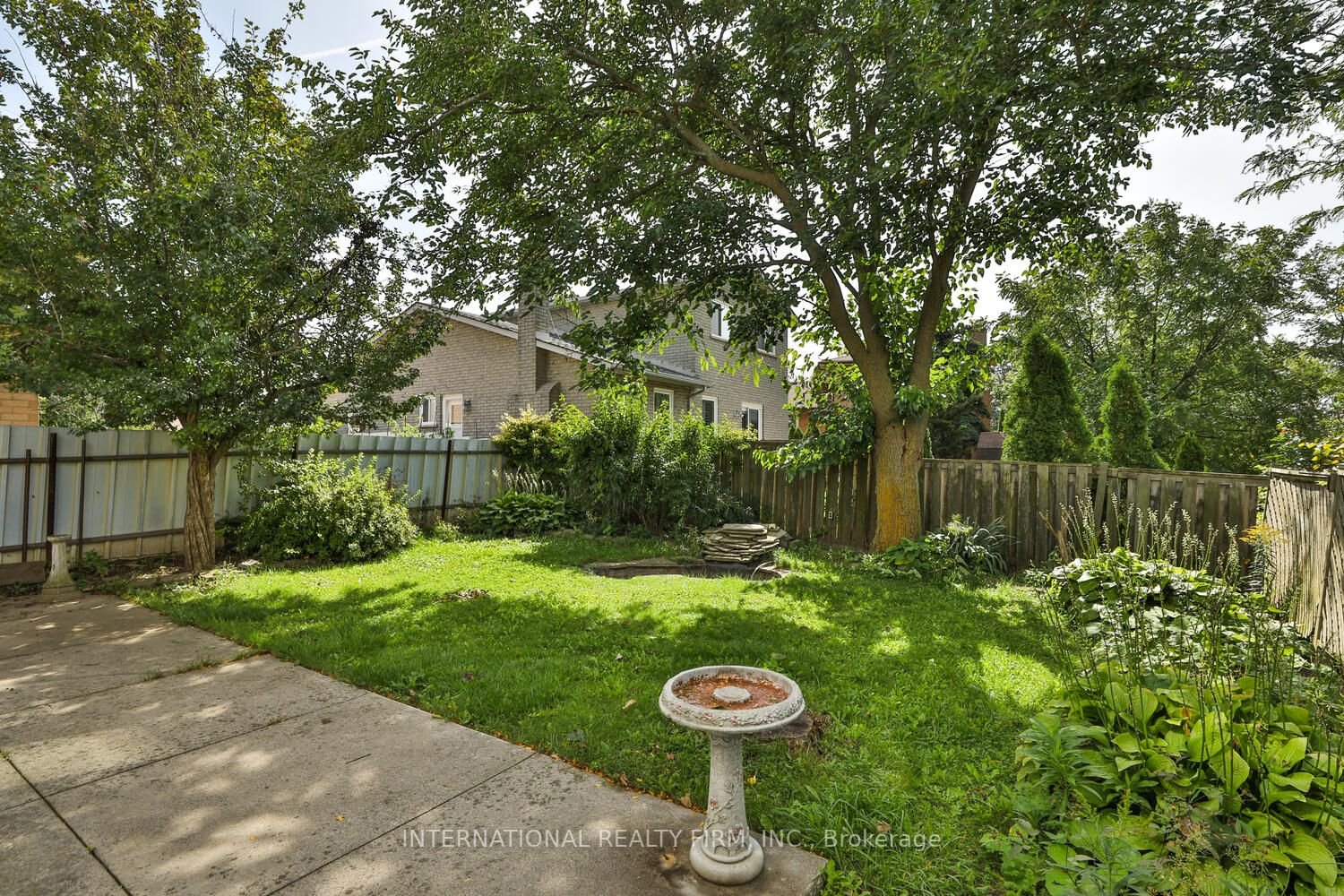 73 Skyview Dr S