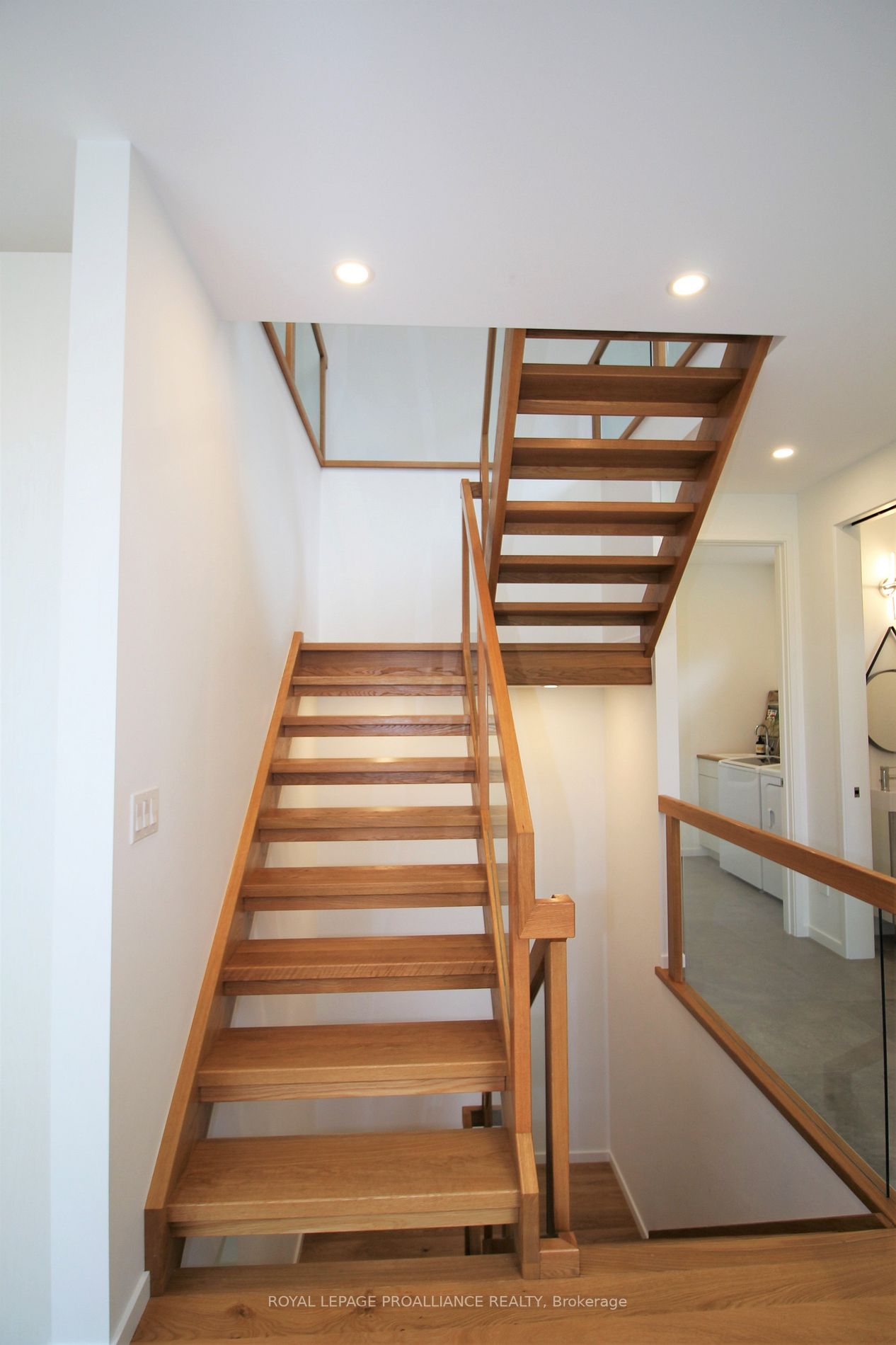 22 Summer Lane