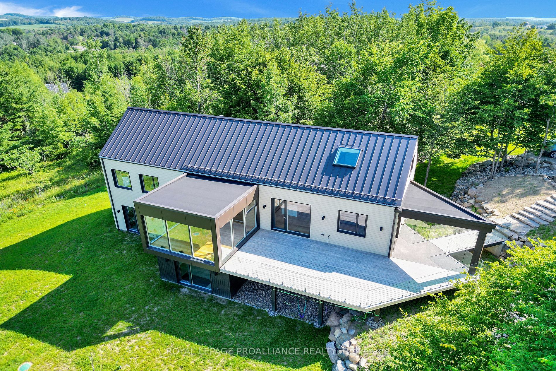22 Summer Lane