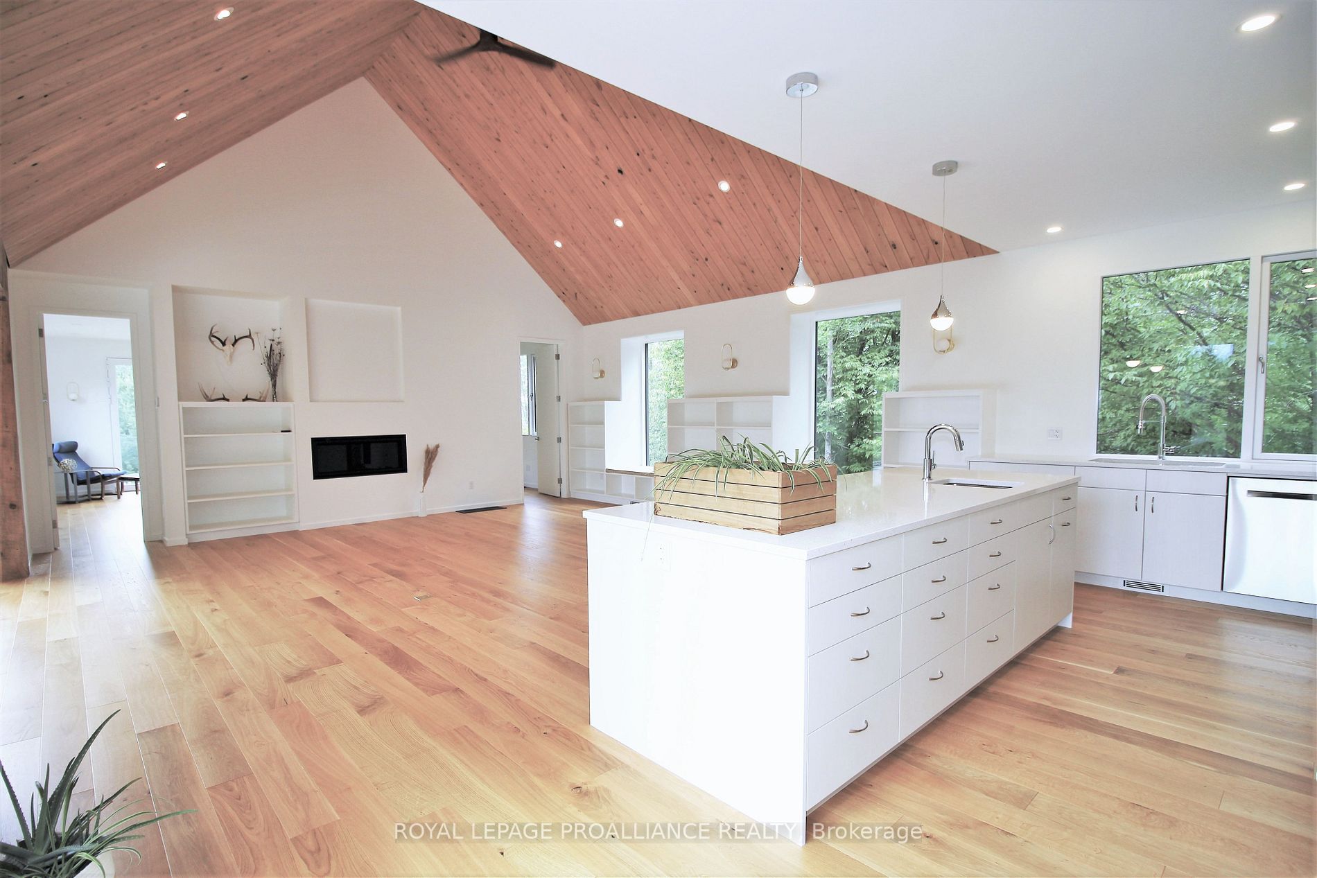 22 Summer Lane