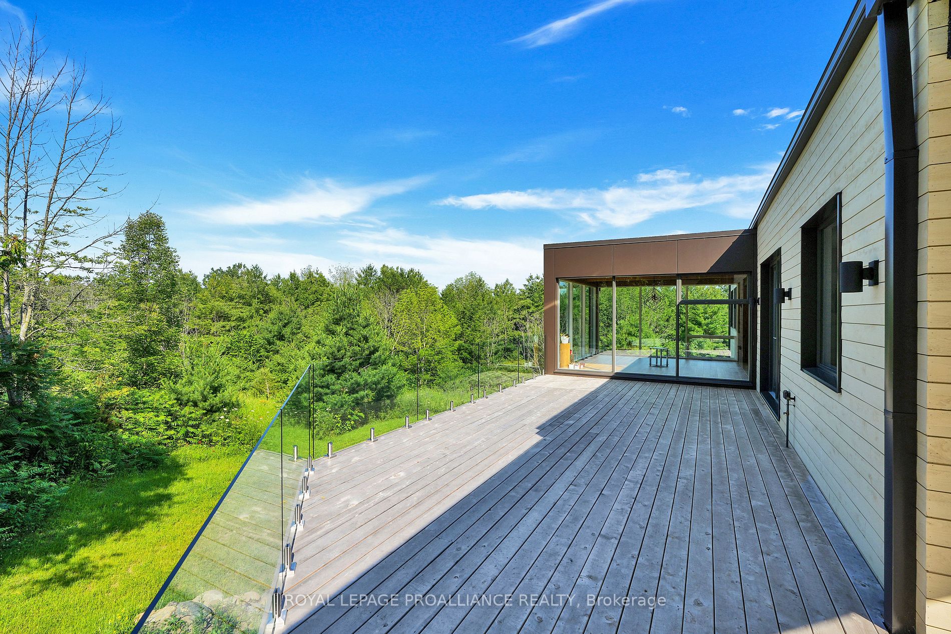 22 Summer Lane