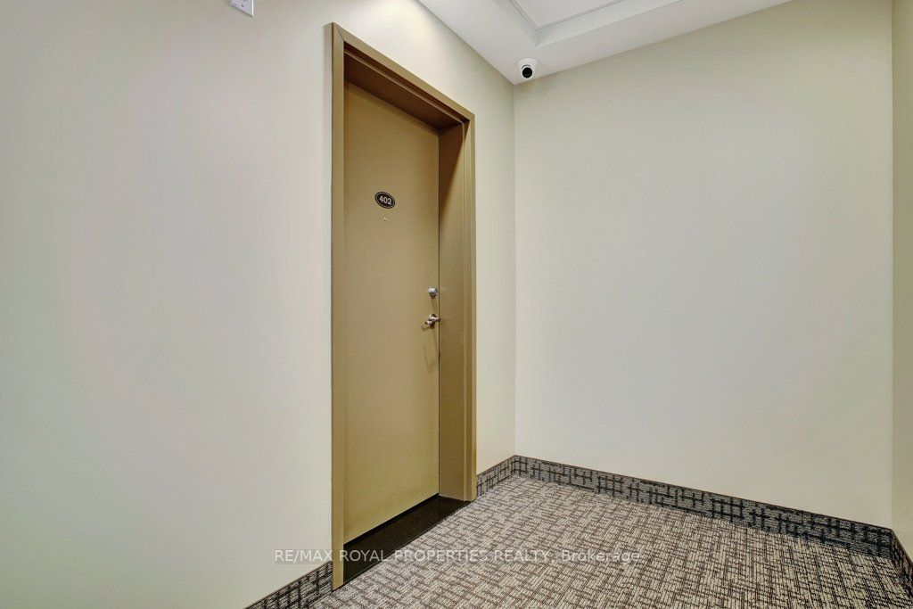 223 Erb Street W, #402