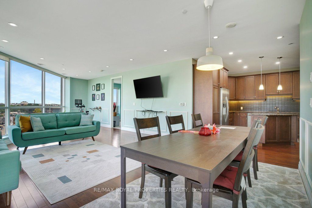 223 Erb Street W, #402