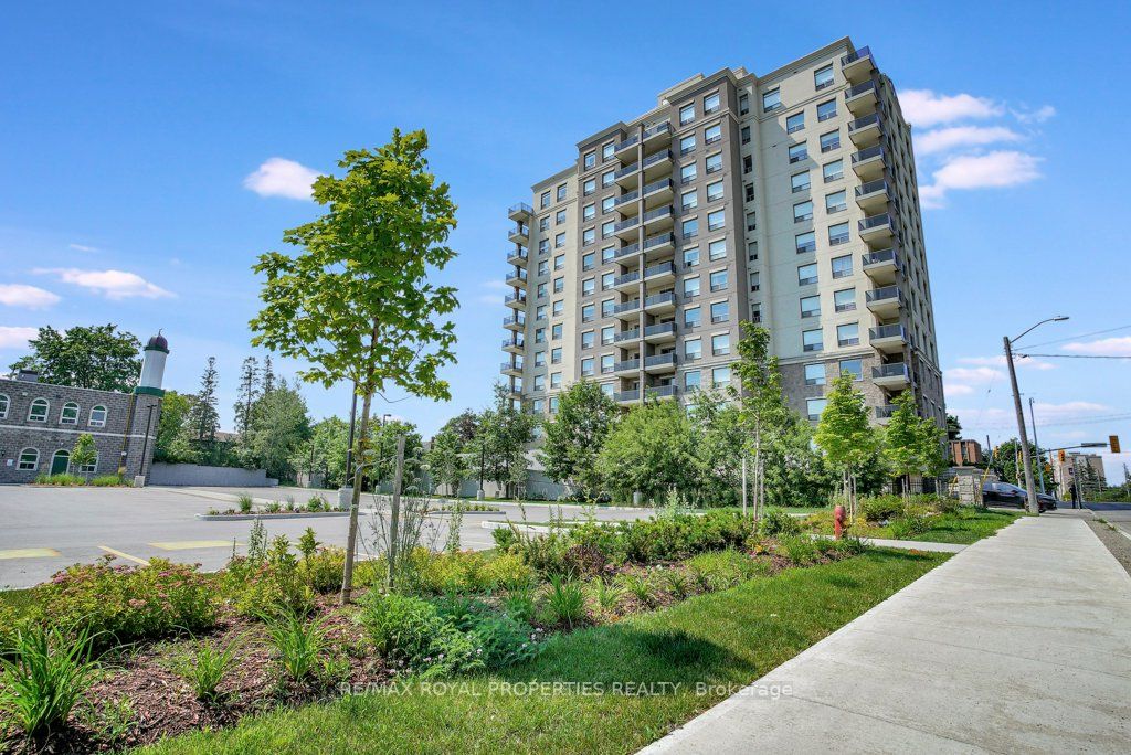 223 Erb Street W, #402