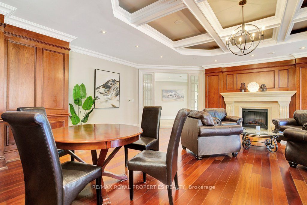 223 Erb Street W, #402