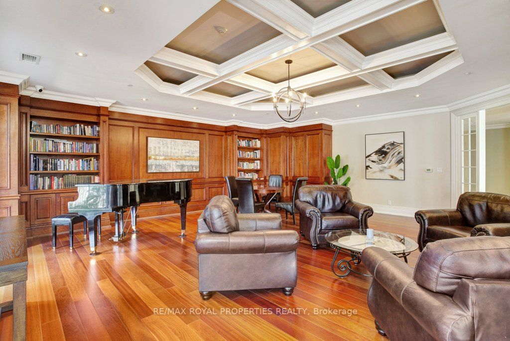 223 Erb Street W, #402