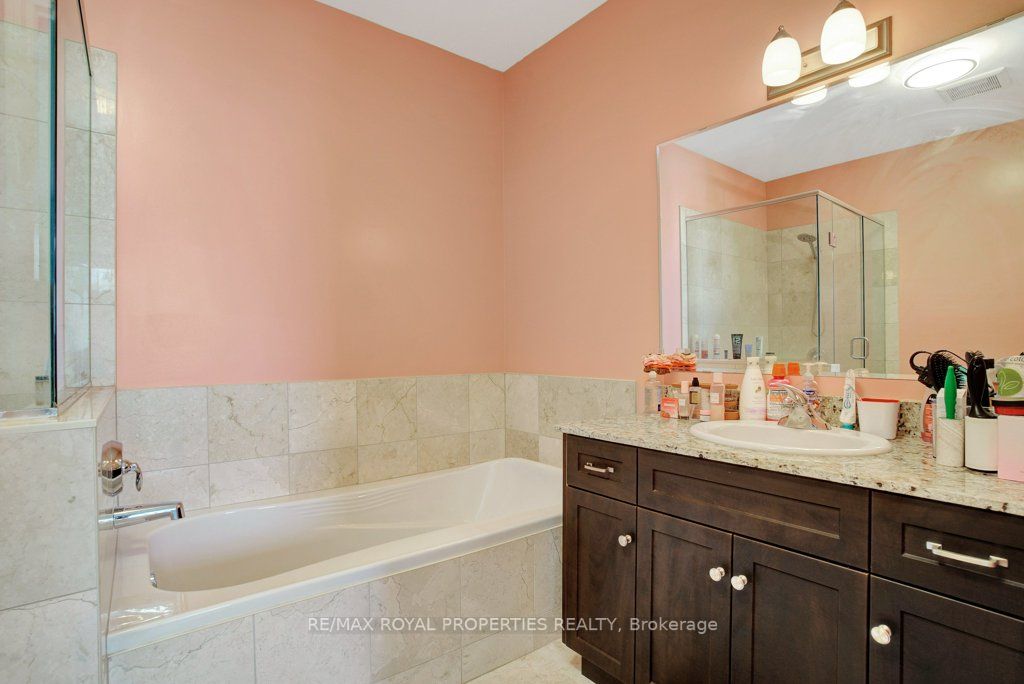 223 Erb Street W, #402