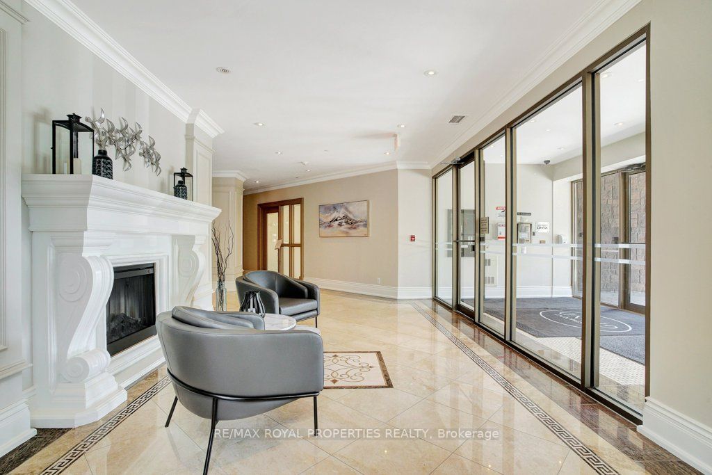 223 Erb Street W, #402