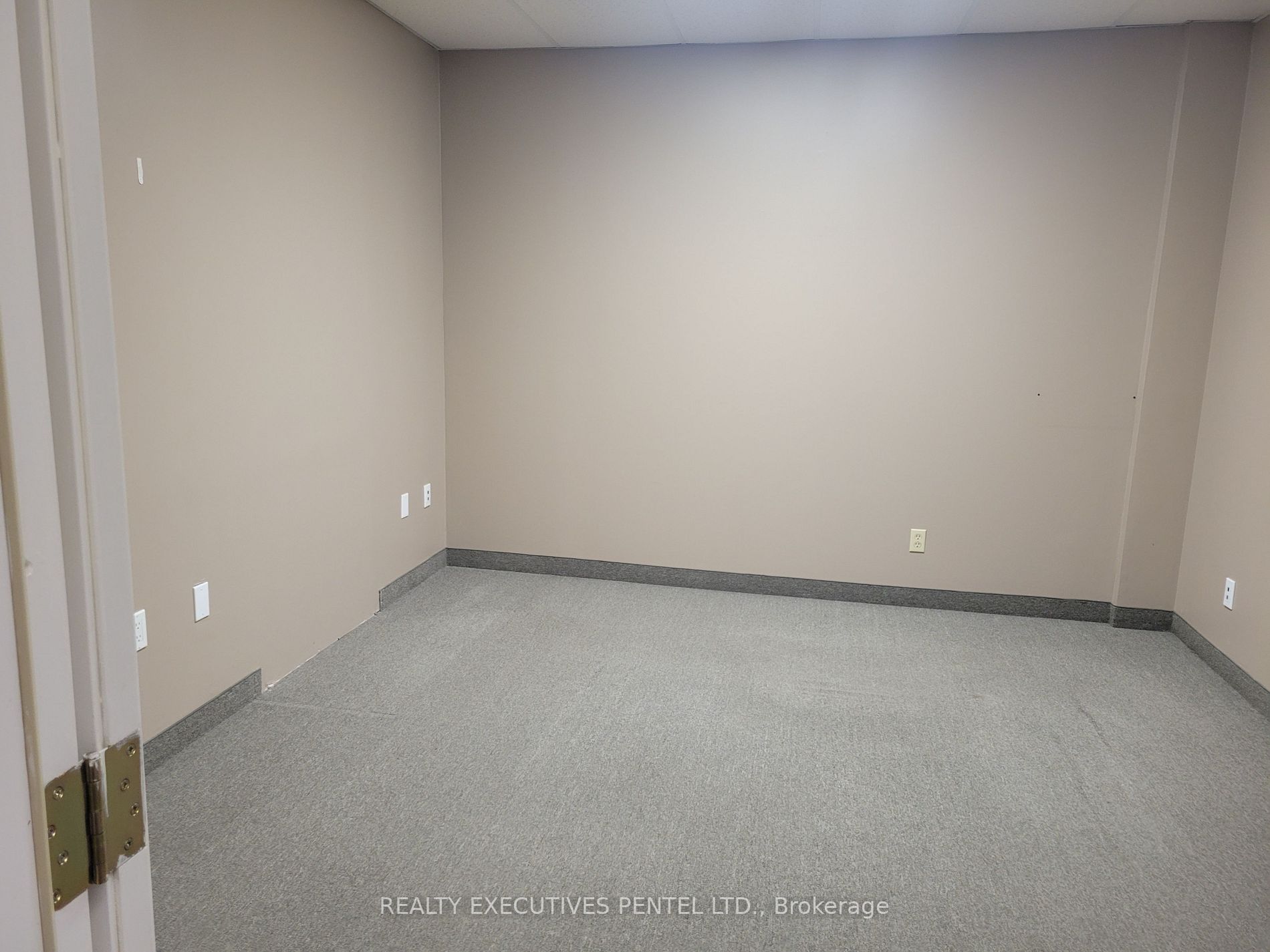 541 William St, #4B