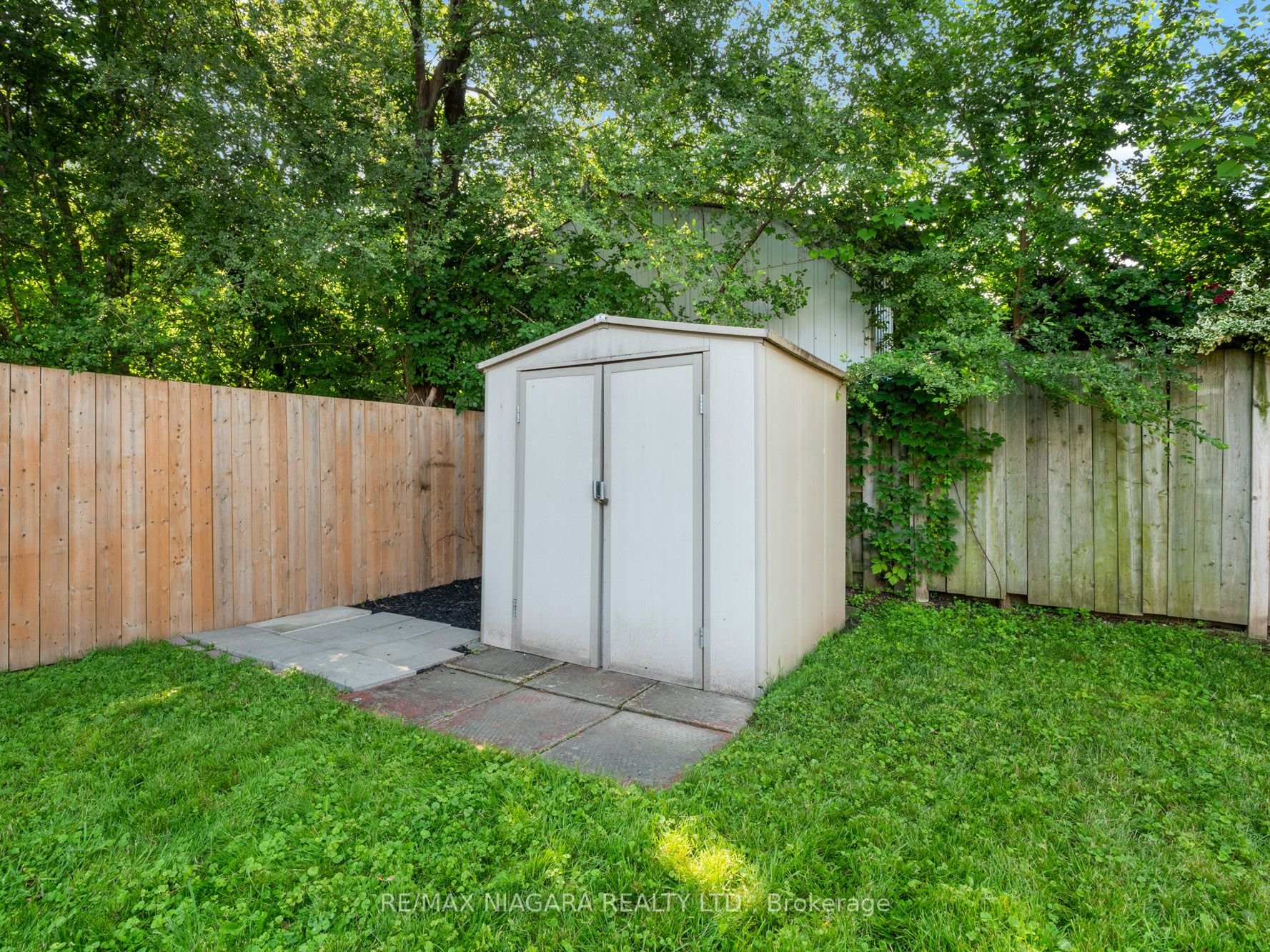 390 Welland Ave