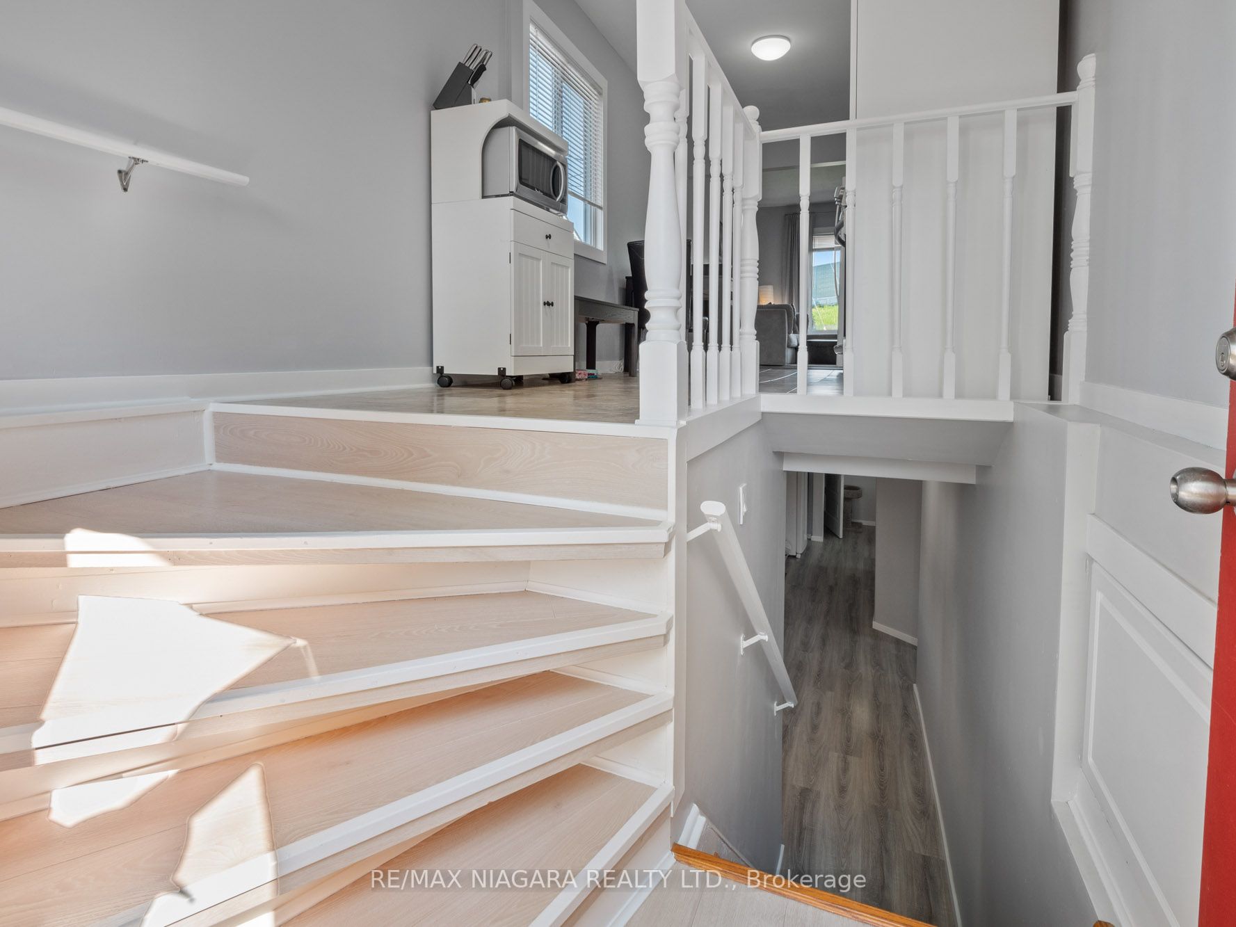 390 Welland Ave