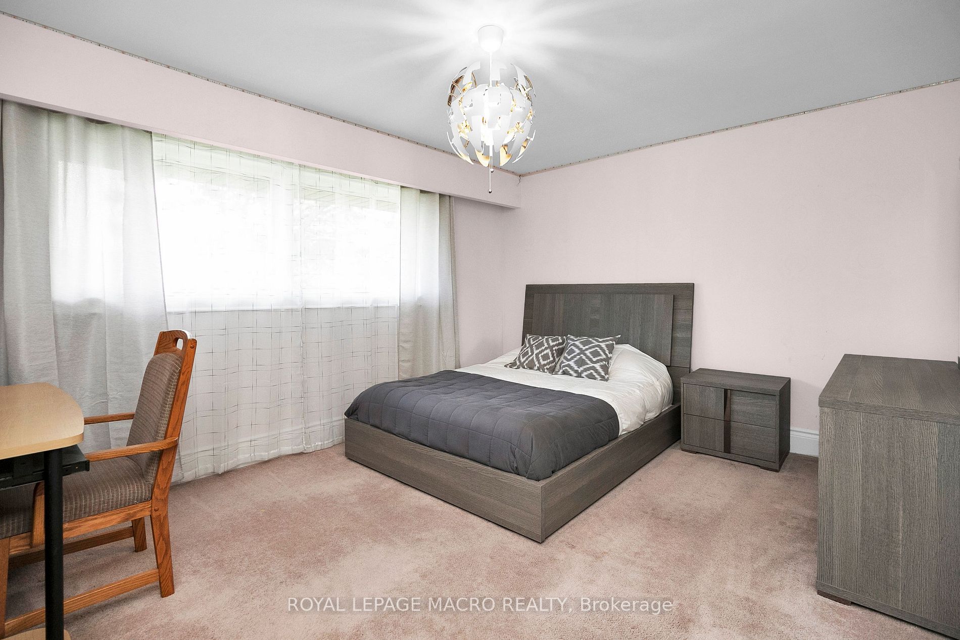 1065 North Service Road