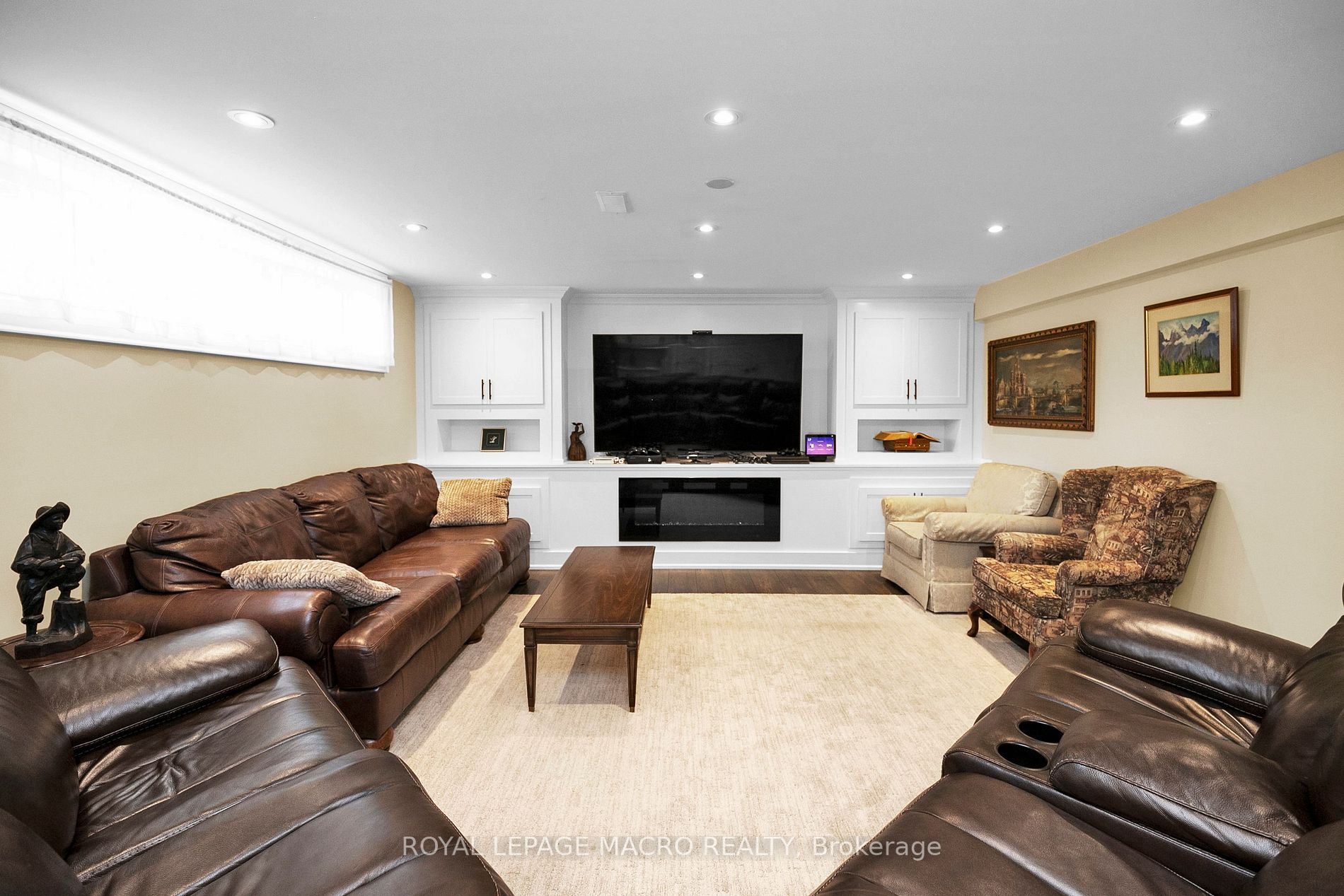 1065 North Service Road