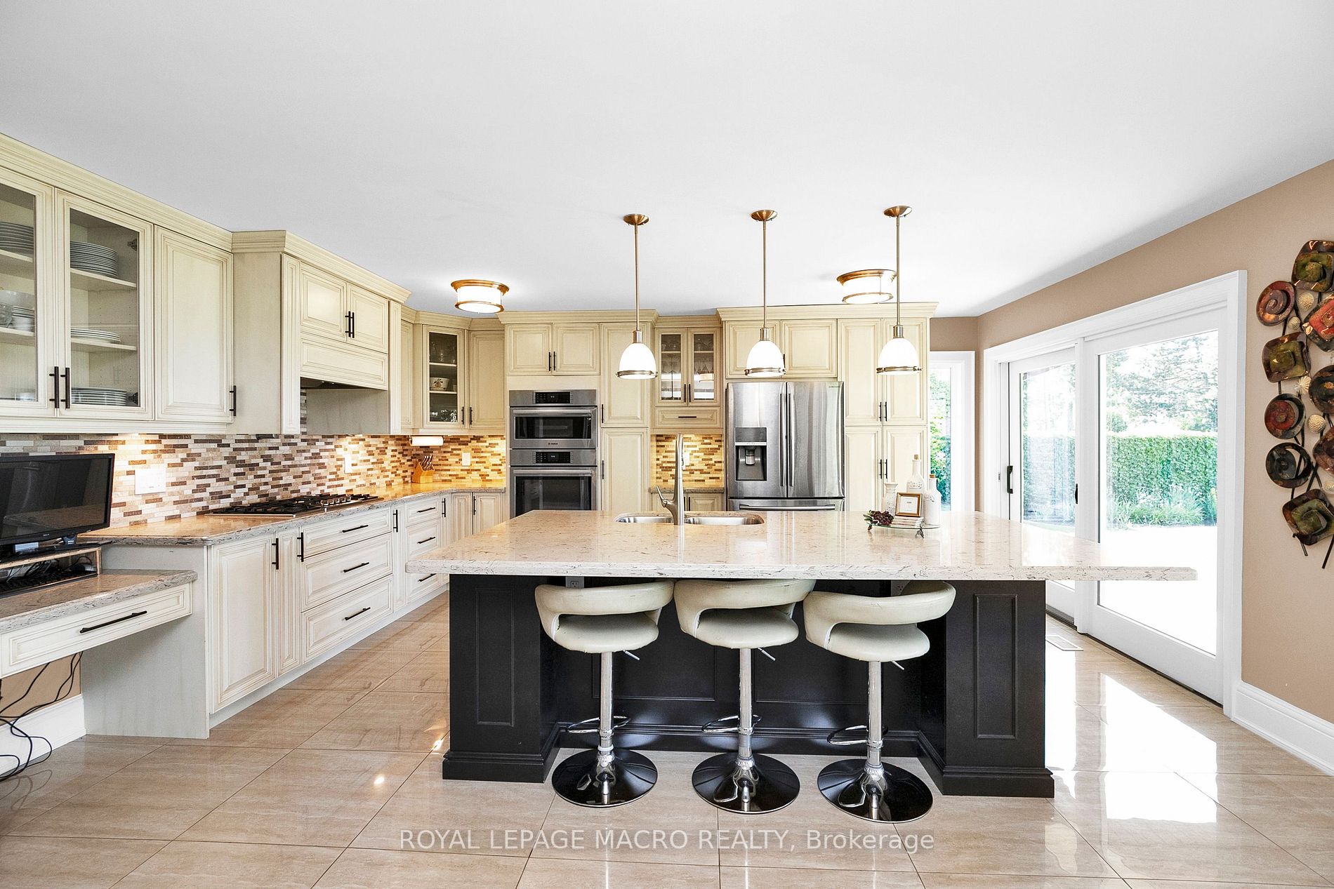 1065 North Service Road