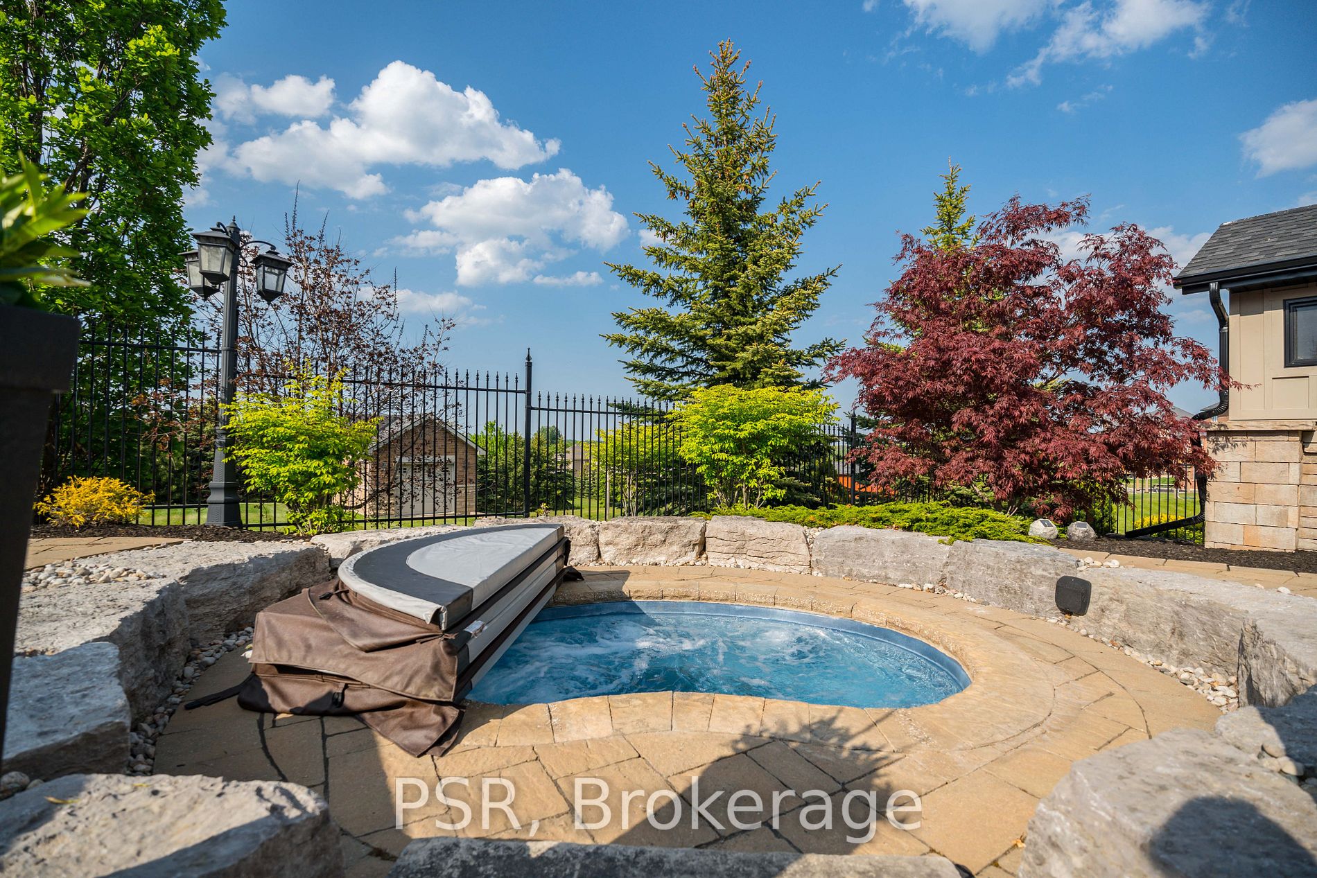 16 Masters Creek Boulevard