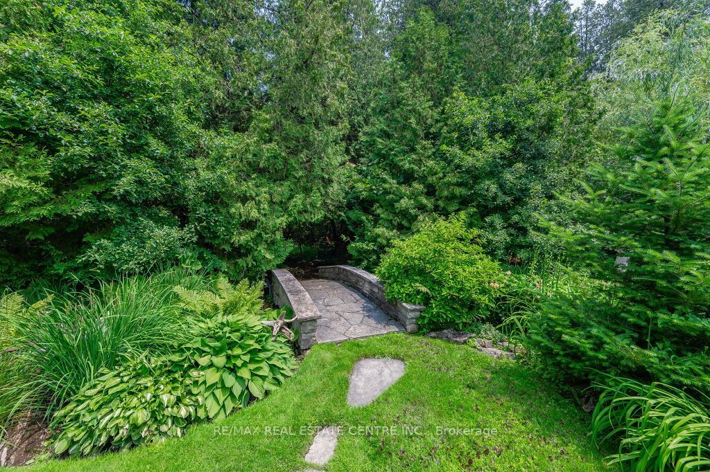 15 River Bluff Path