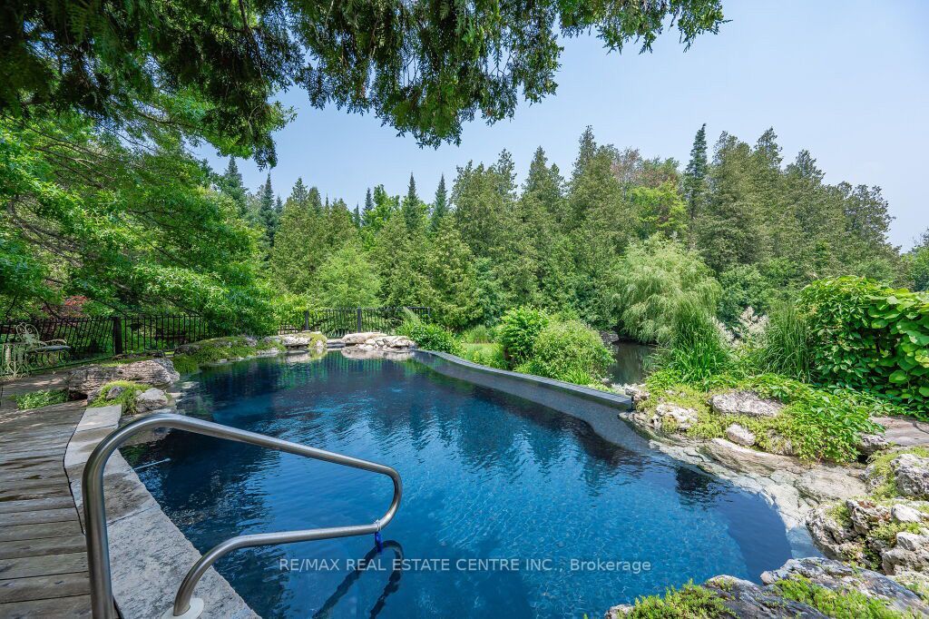 15 River Bluff Path
