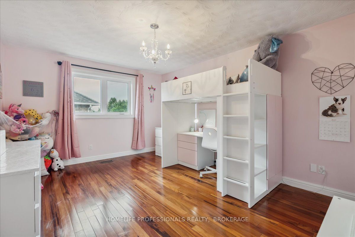 262 Winterberry Dr