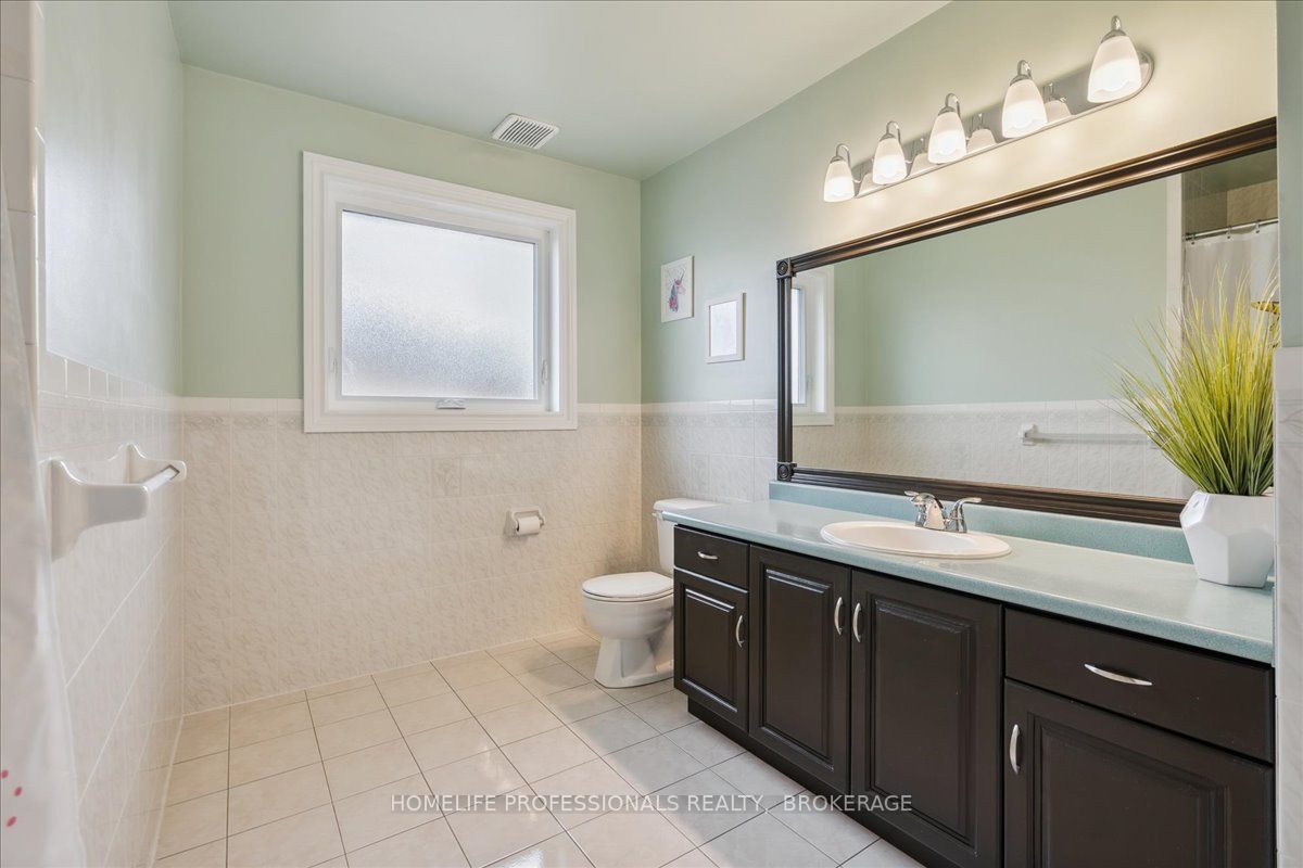 262 Winterberry Dr