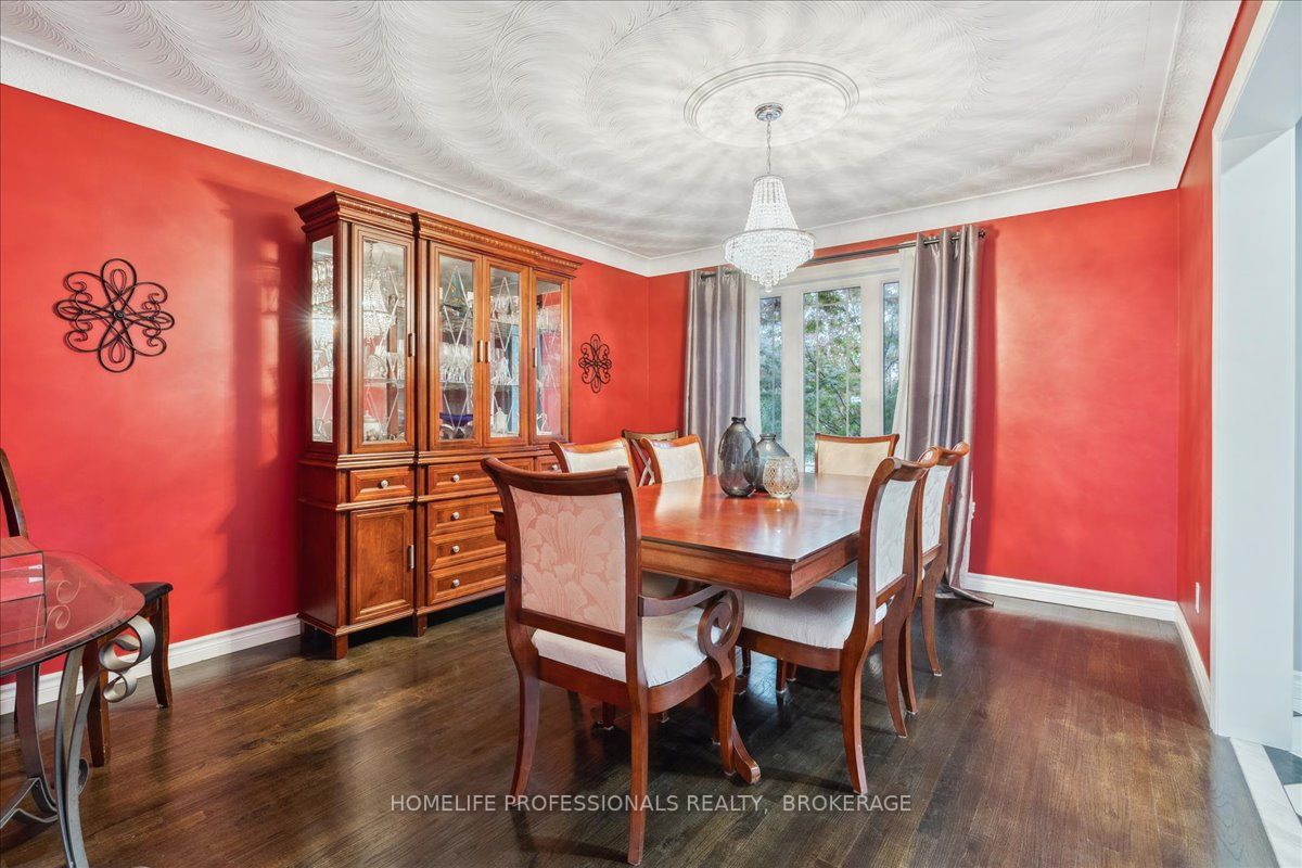 262 Winterberry Dr