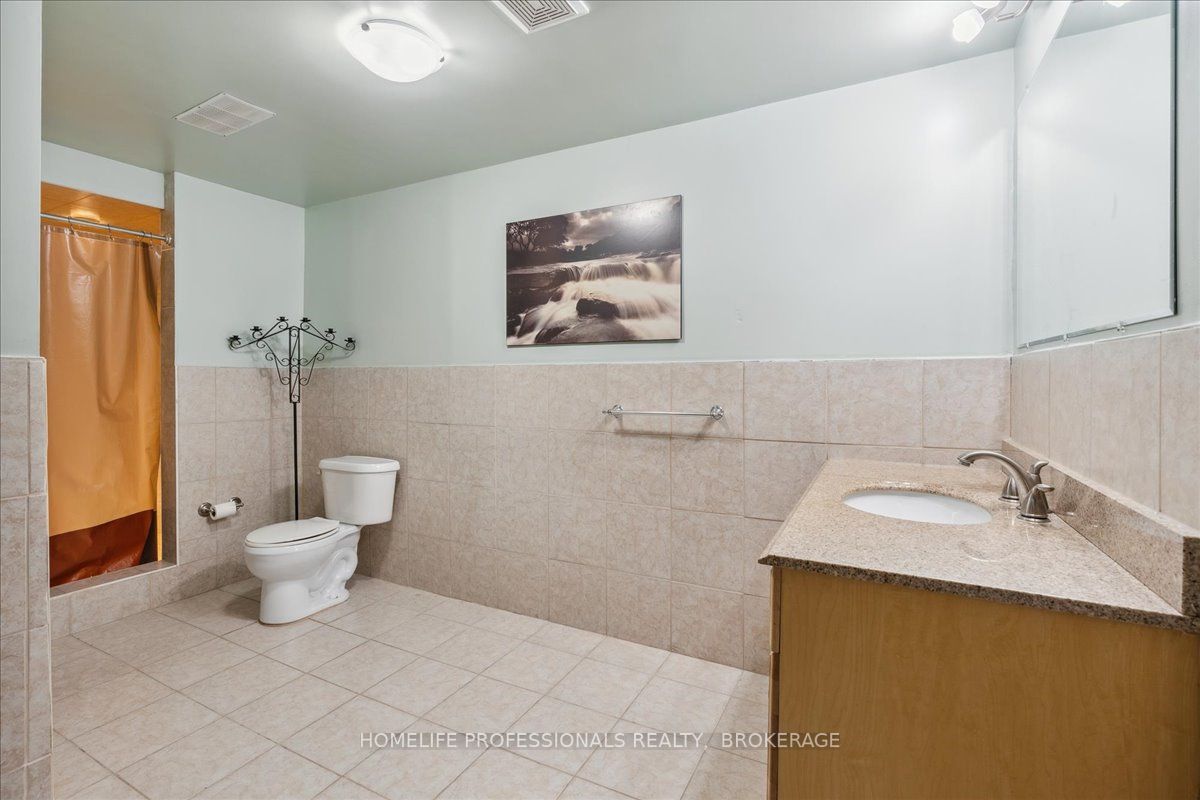 262 Winterberry Dr