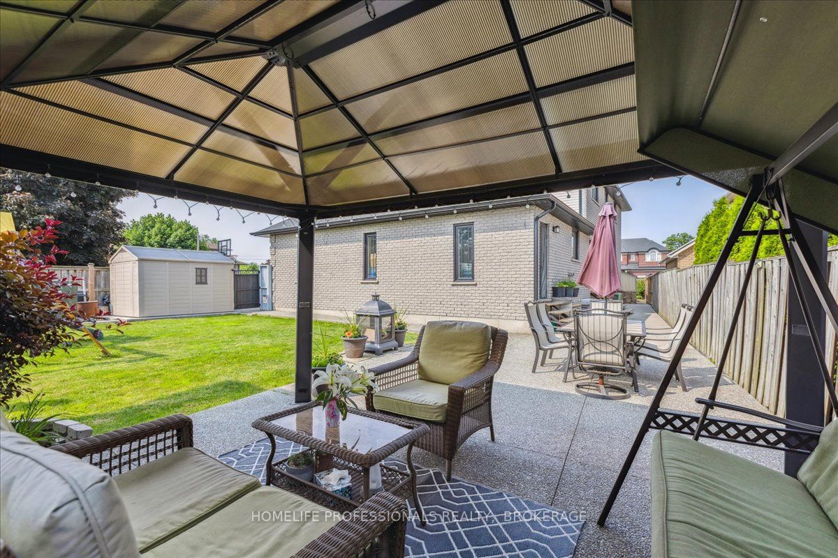 262 Winterberry Dr