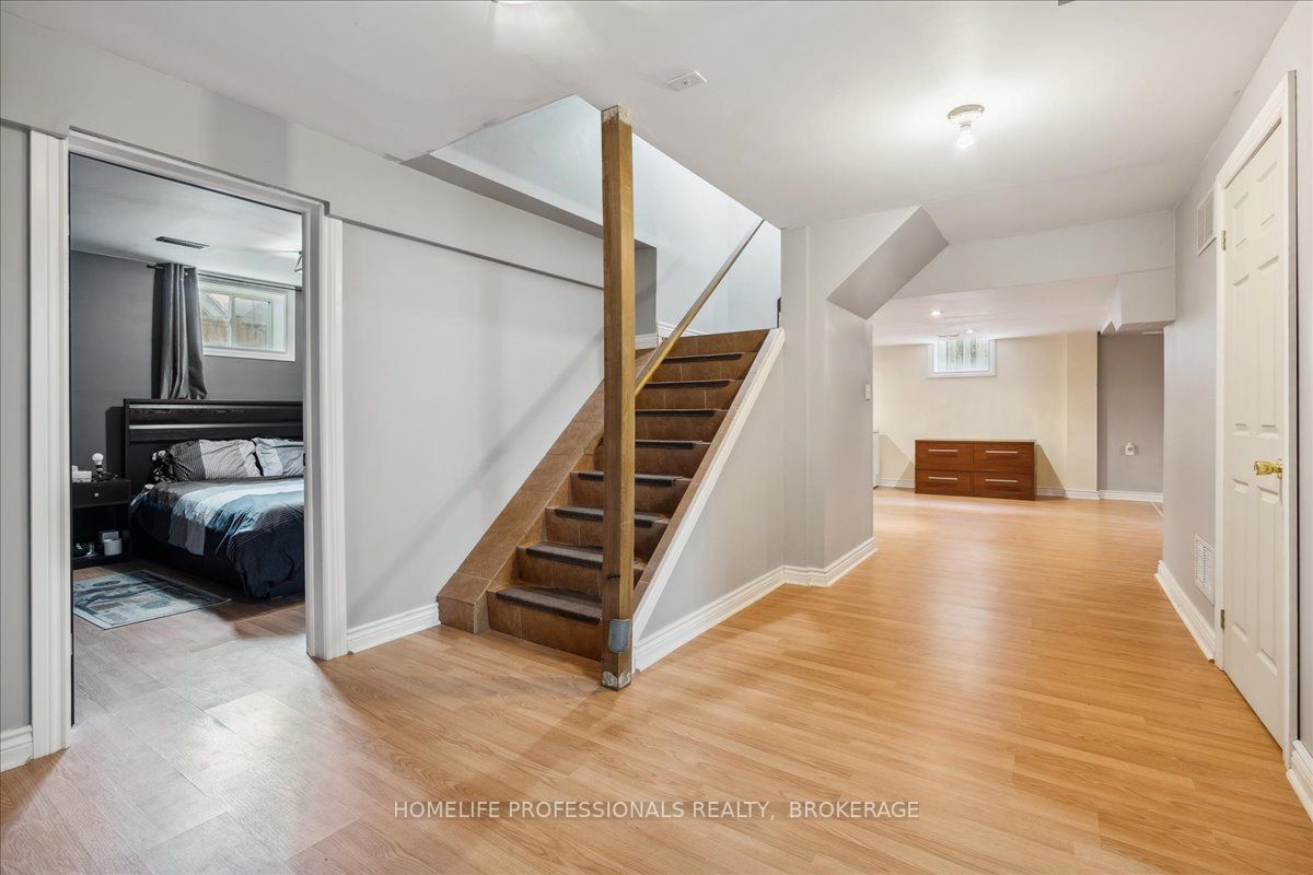 262 Winterberry Dr