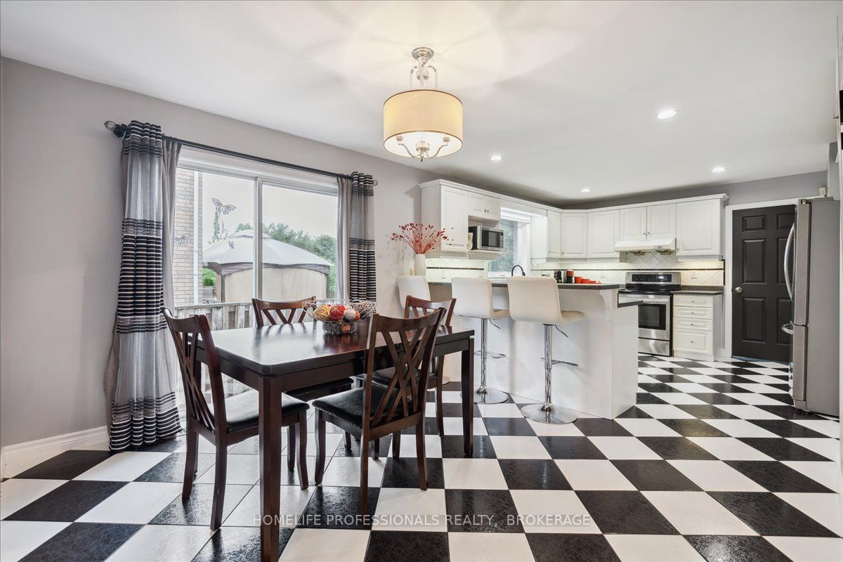 262 Winterberry Dr