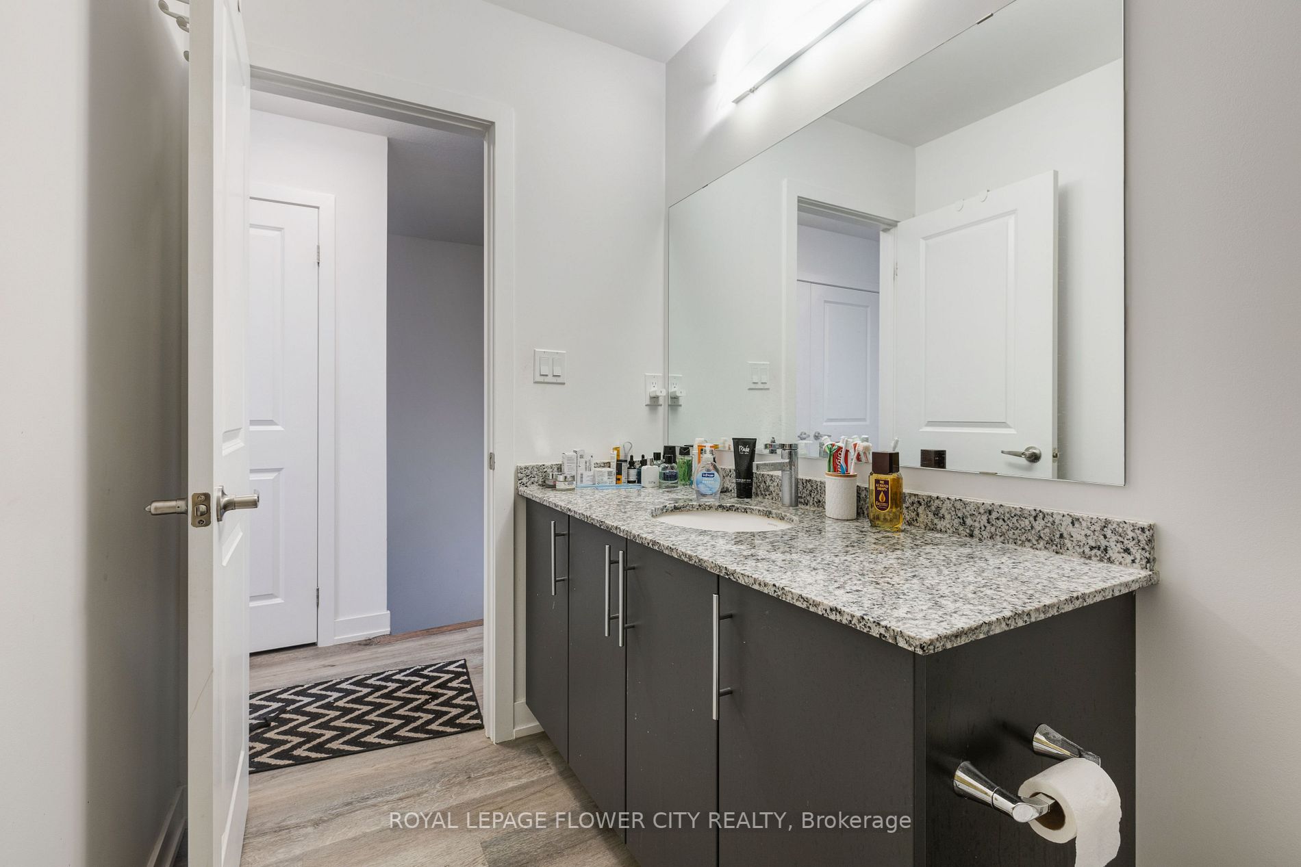 205 West Oak Tr, #16