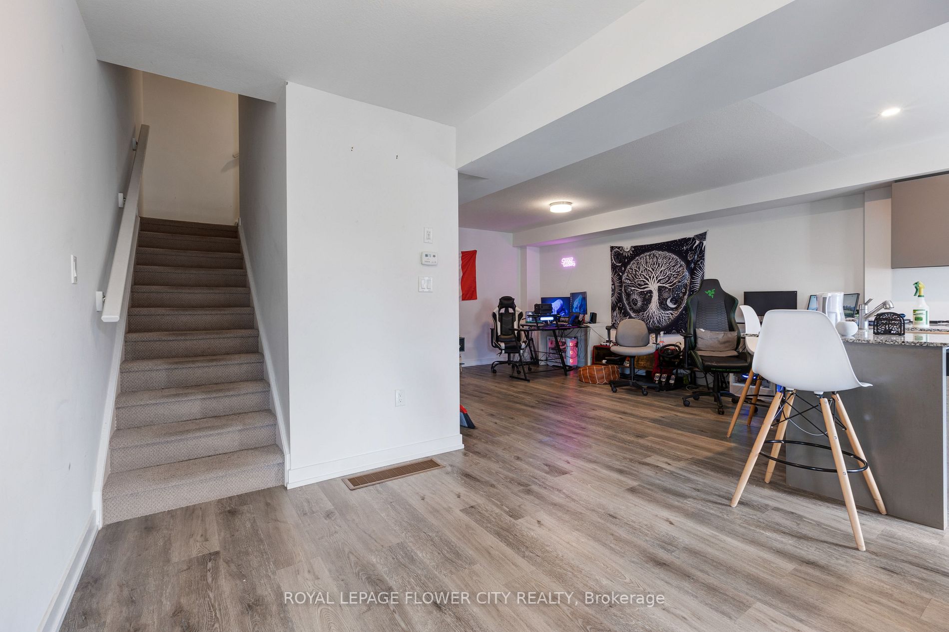 205 West Oak Tr, #16
