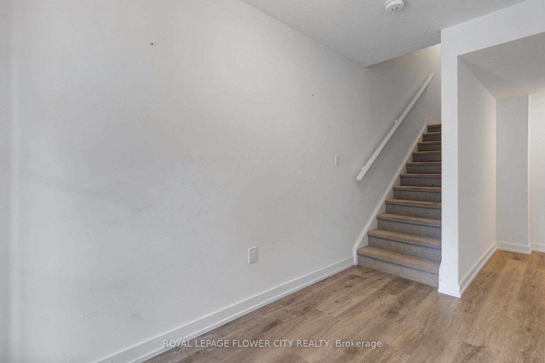 205 West Oak Tr, #16