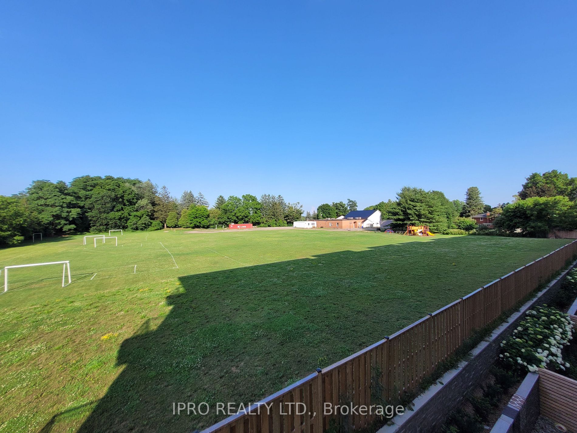 16 Markle Crescent, #301
