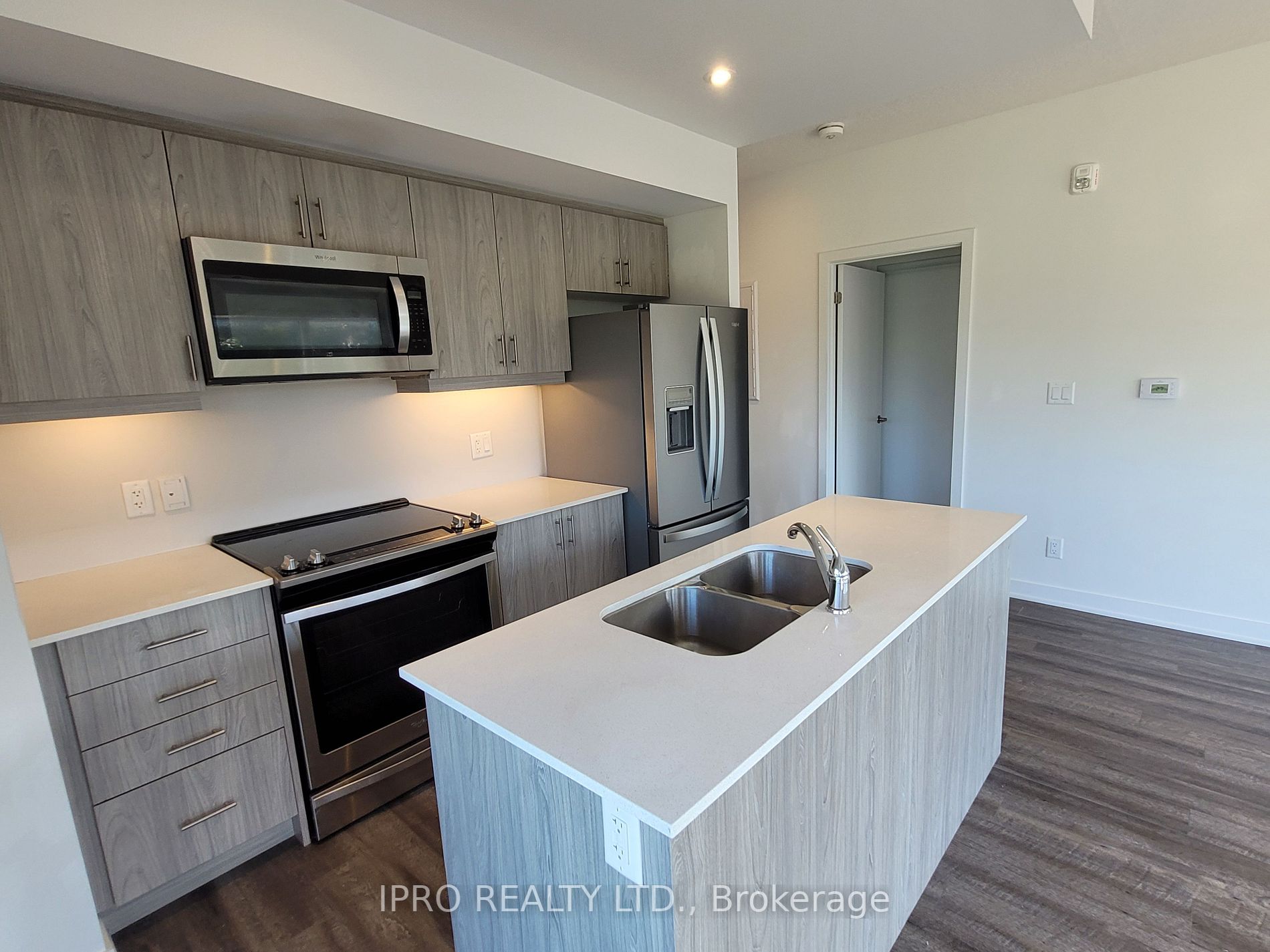 16 Markle Crescent, #301