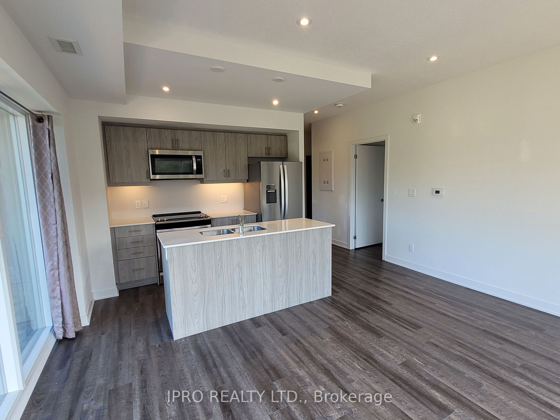 16 Markle Crescent, #301