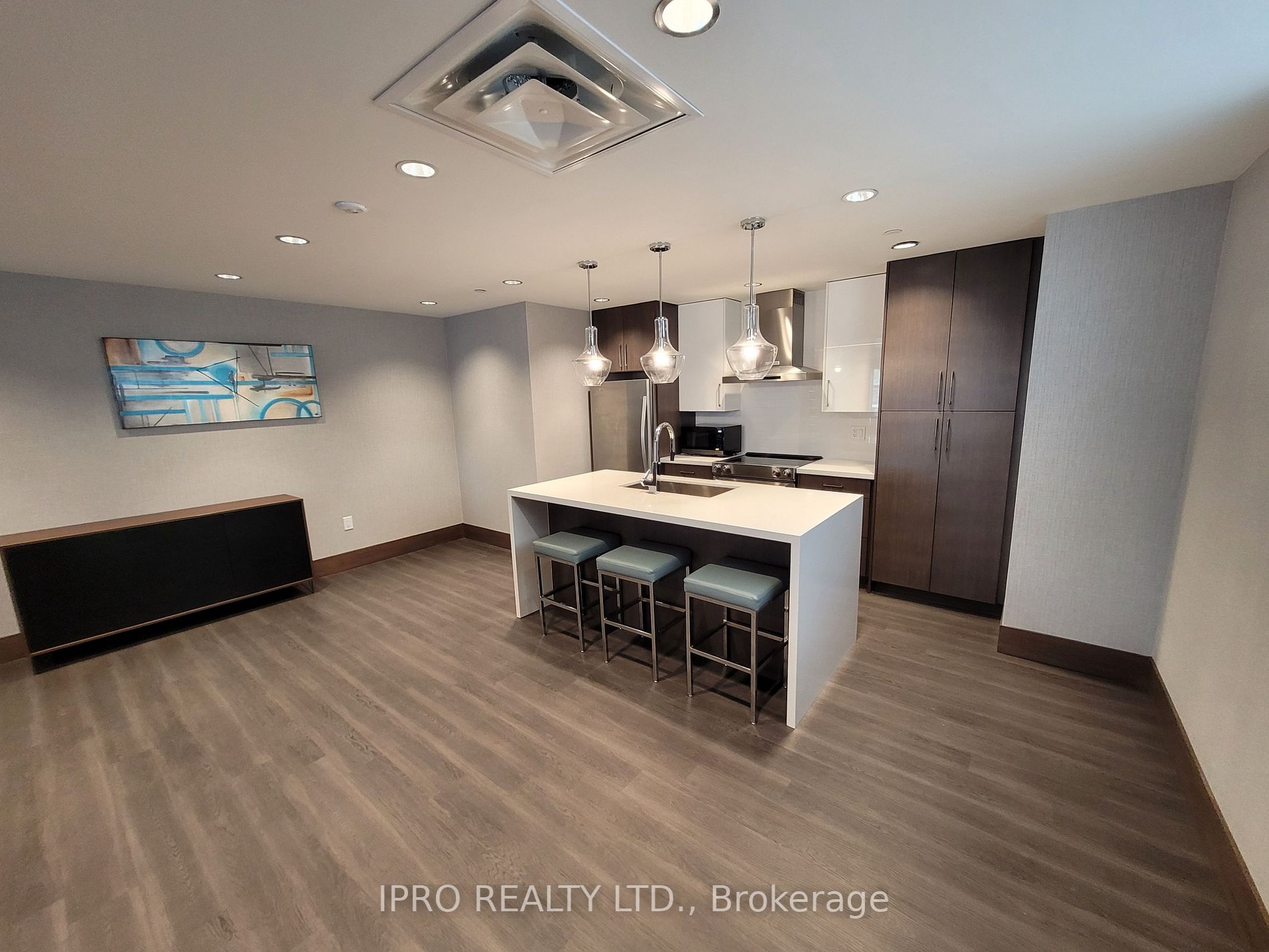 16 Markle Crescent, #301