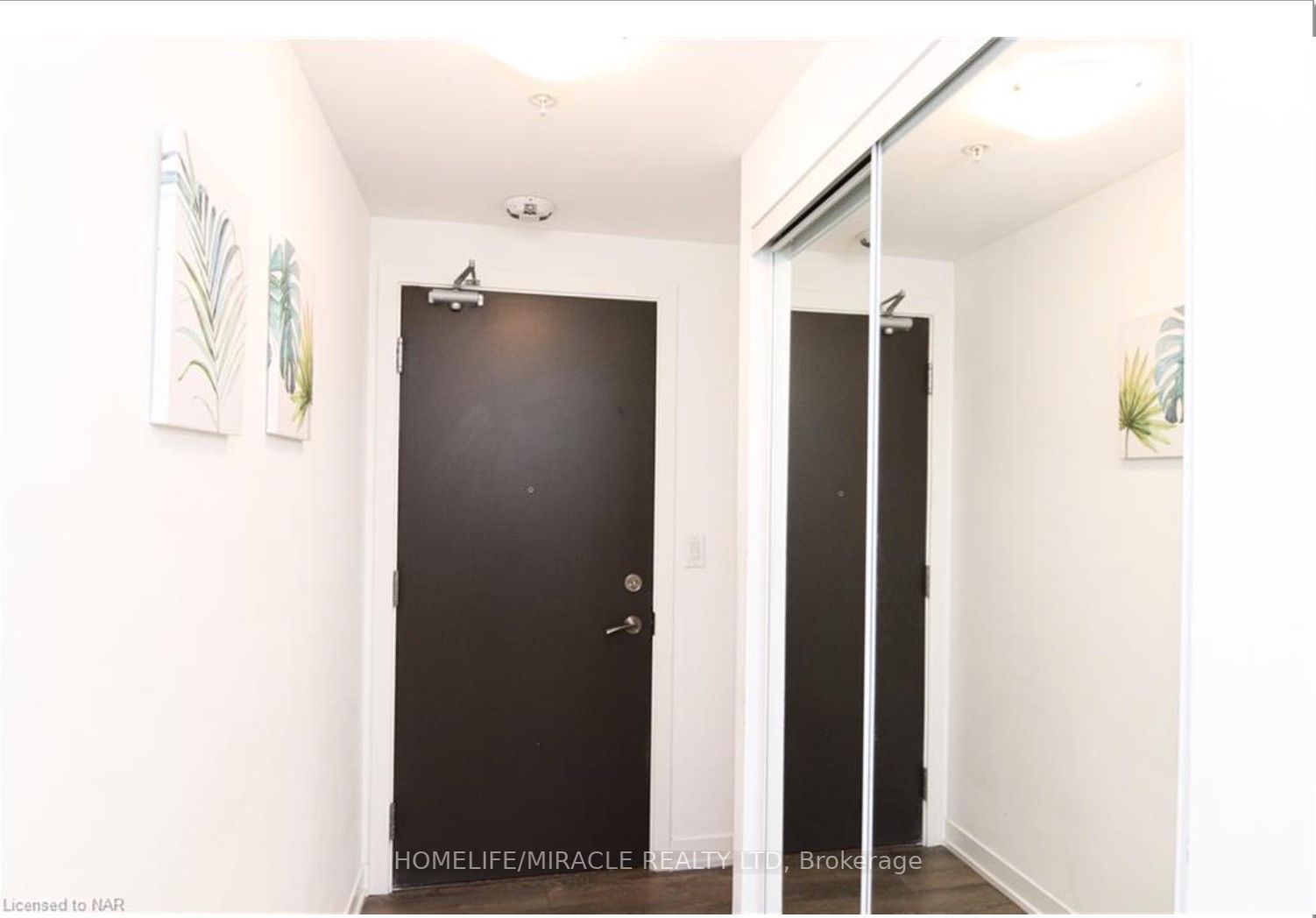 550 North Service Rd, #208