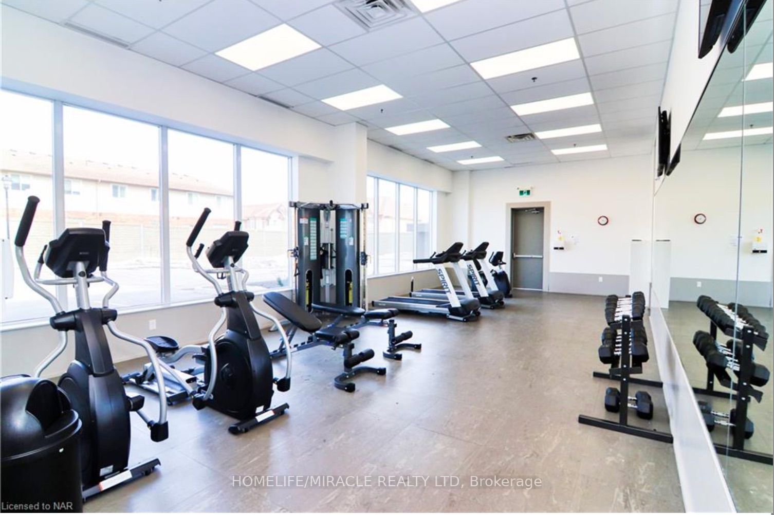 550 North Service Rd, #208