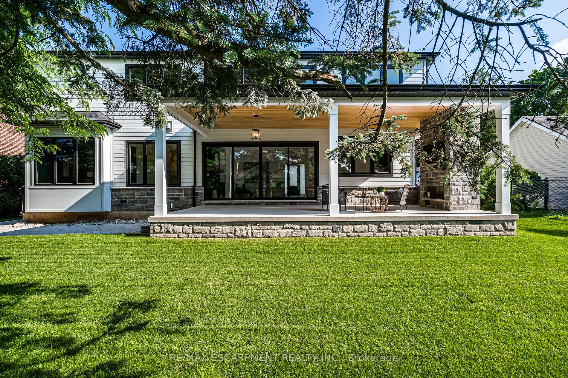 9 PARKER Avenue