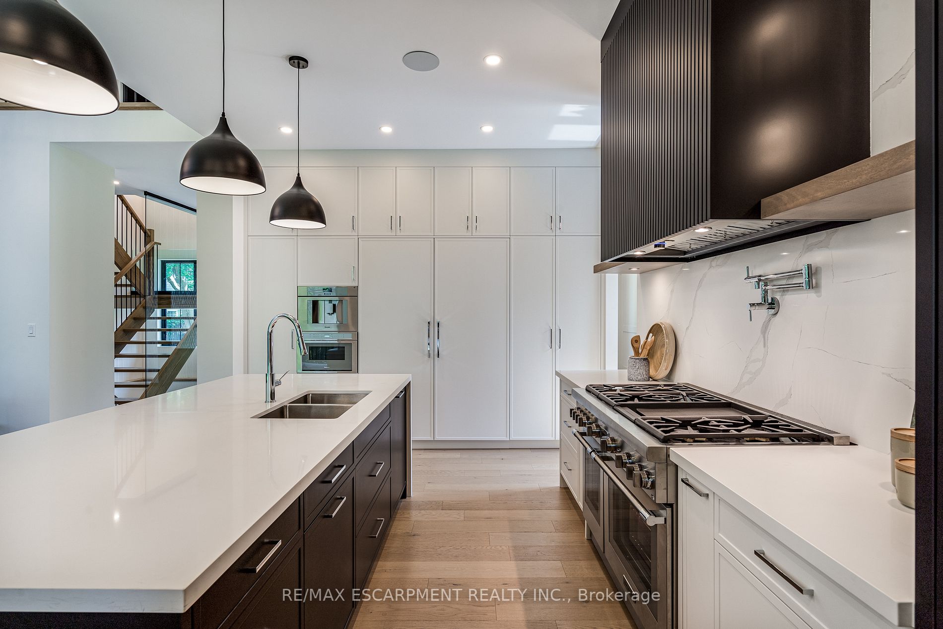 9 PARKER Avenue