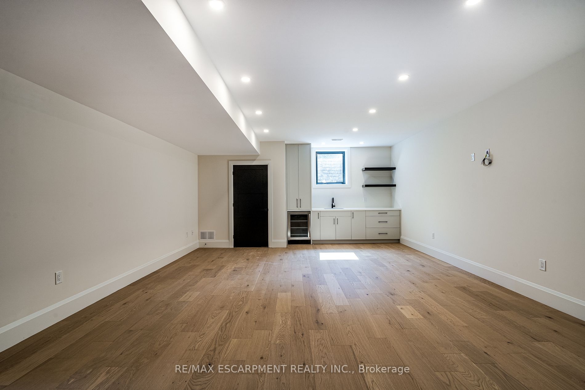 9 PARKER Avenue