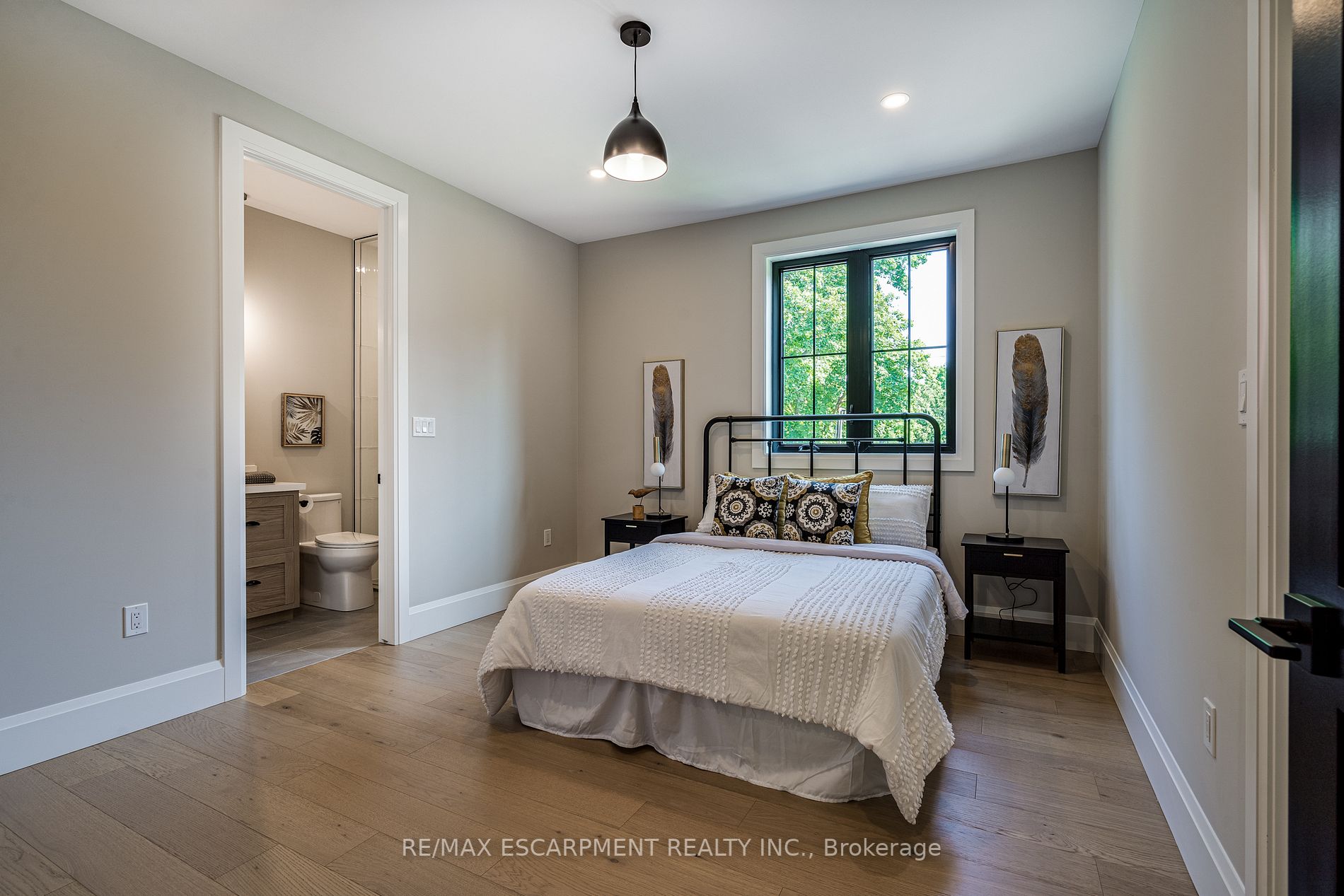 9 PARKER Avenue