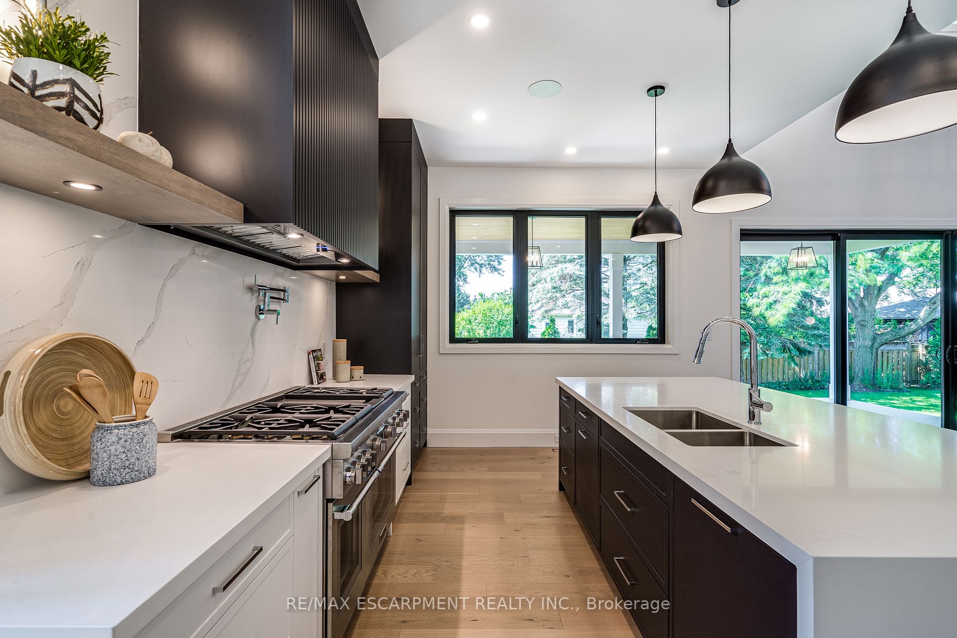9 PARKER Avenue