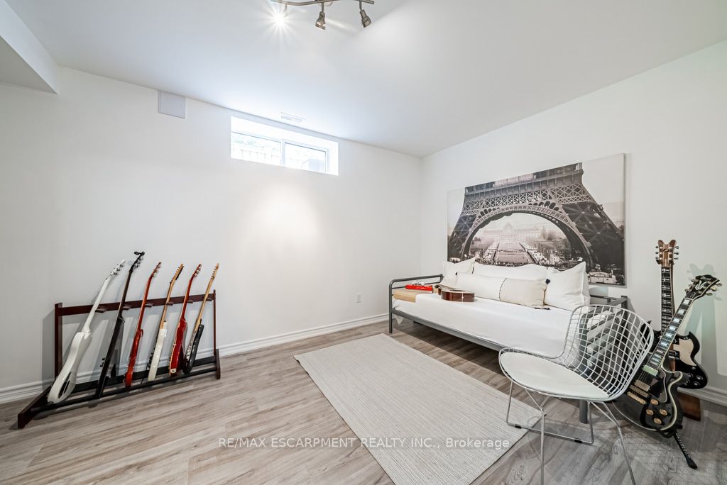 282 Lewis Rd