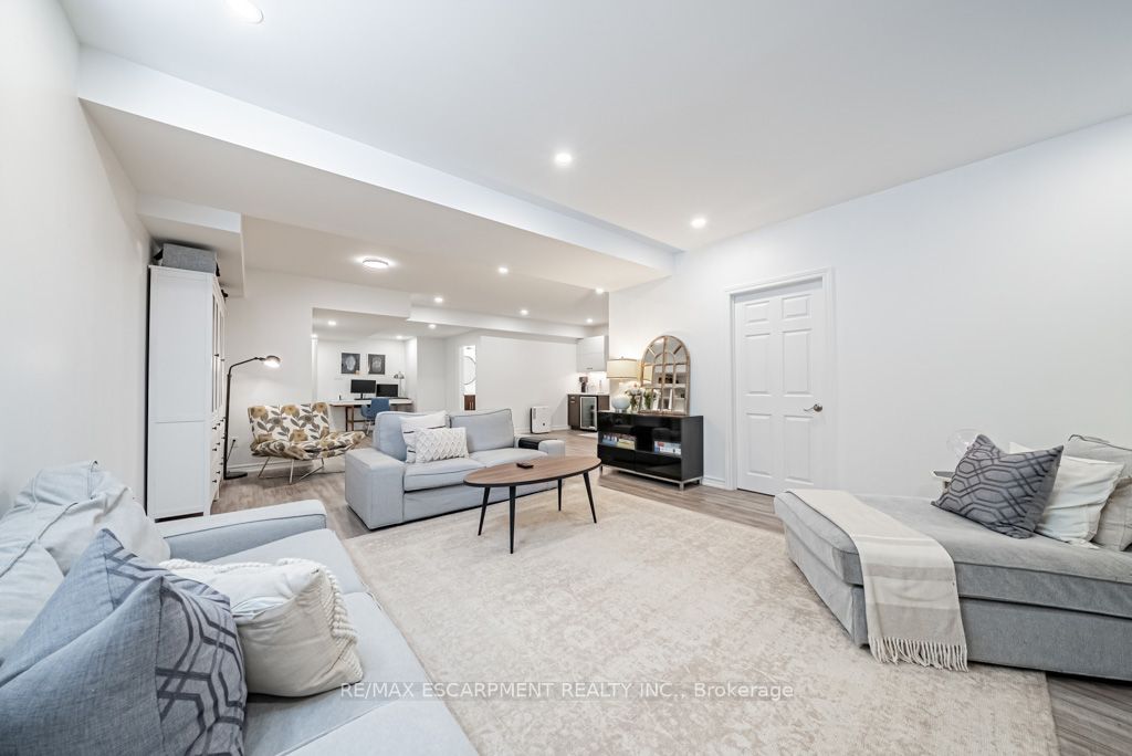 282 Lewis Rd