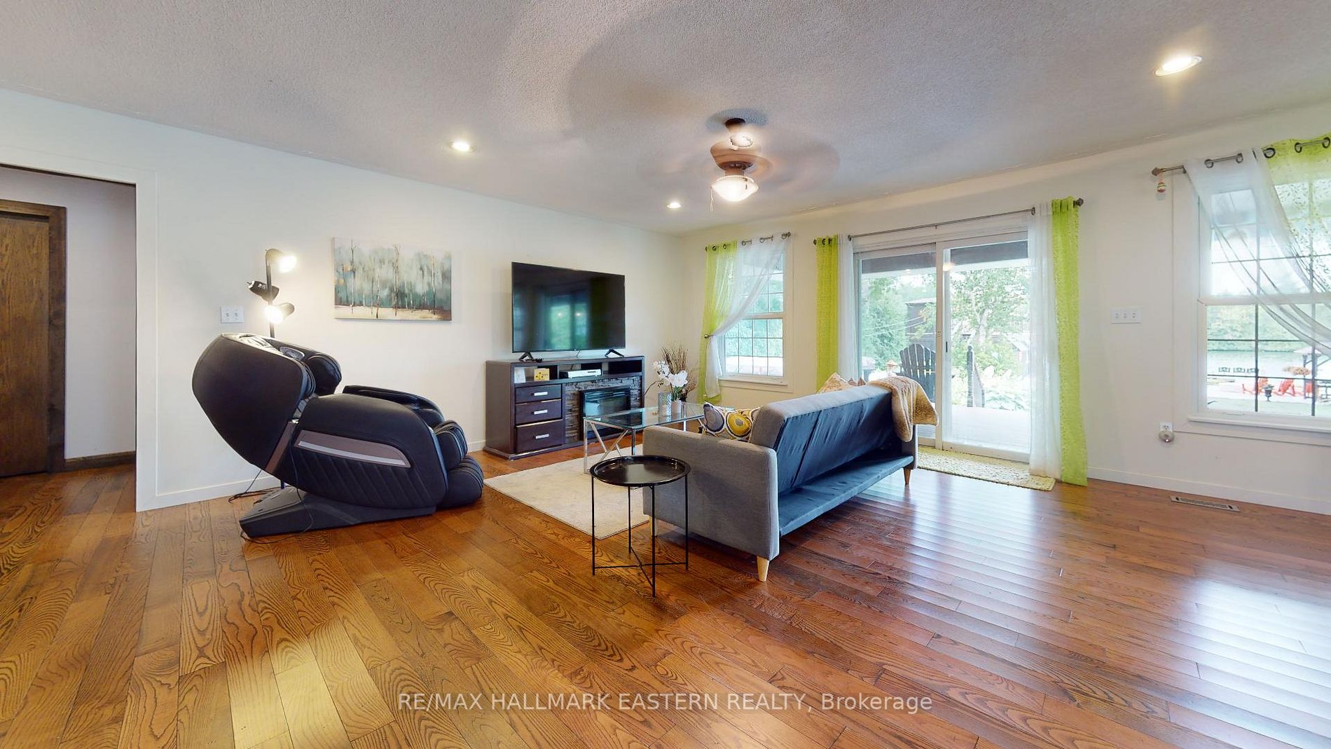 75 Riverside Dr