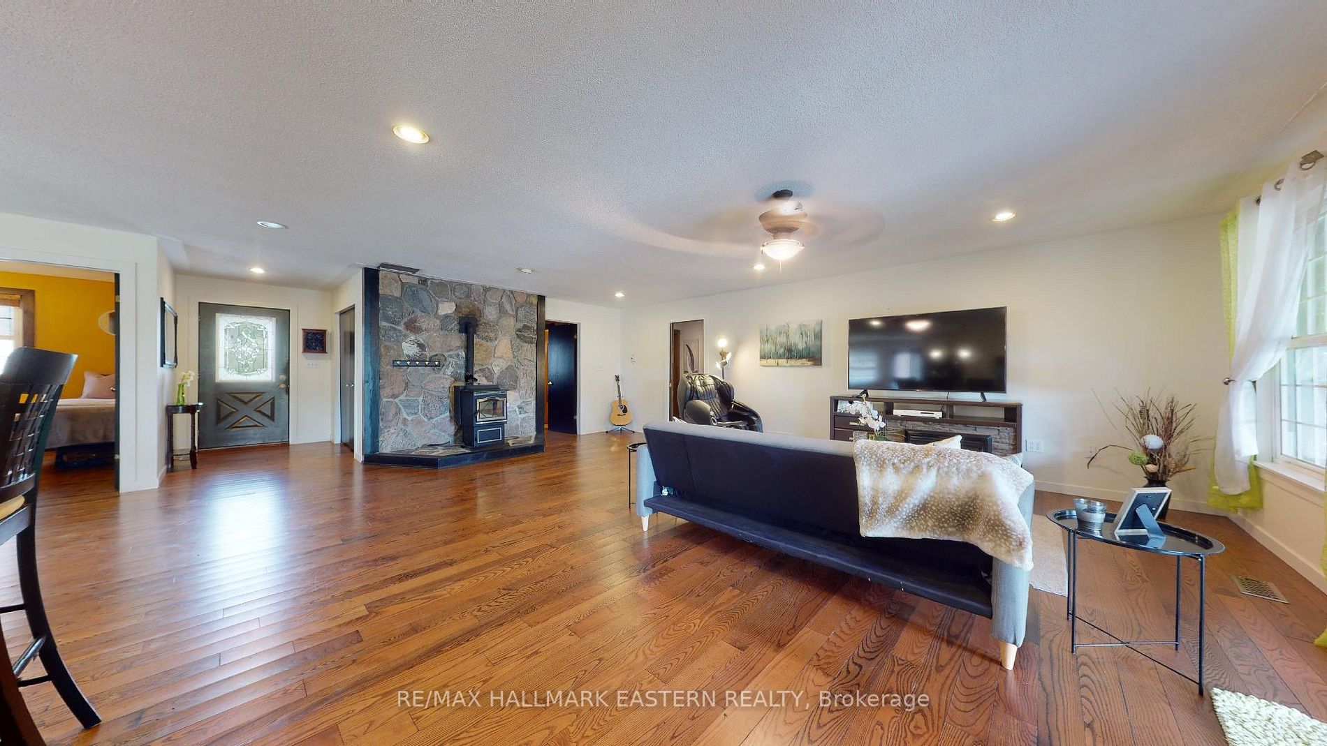 75 Riverside Dr