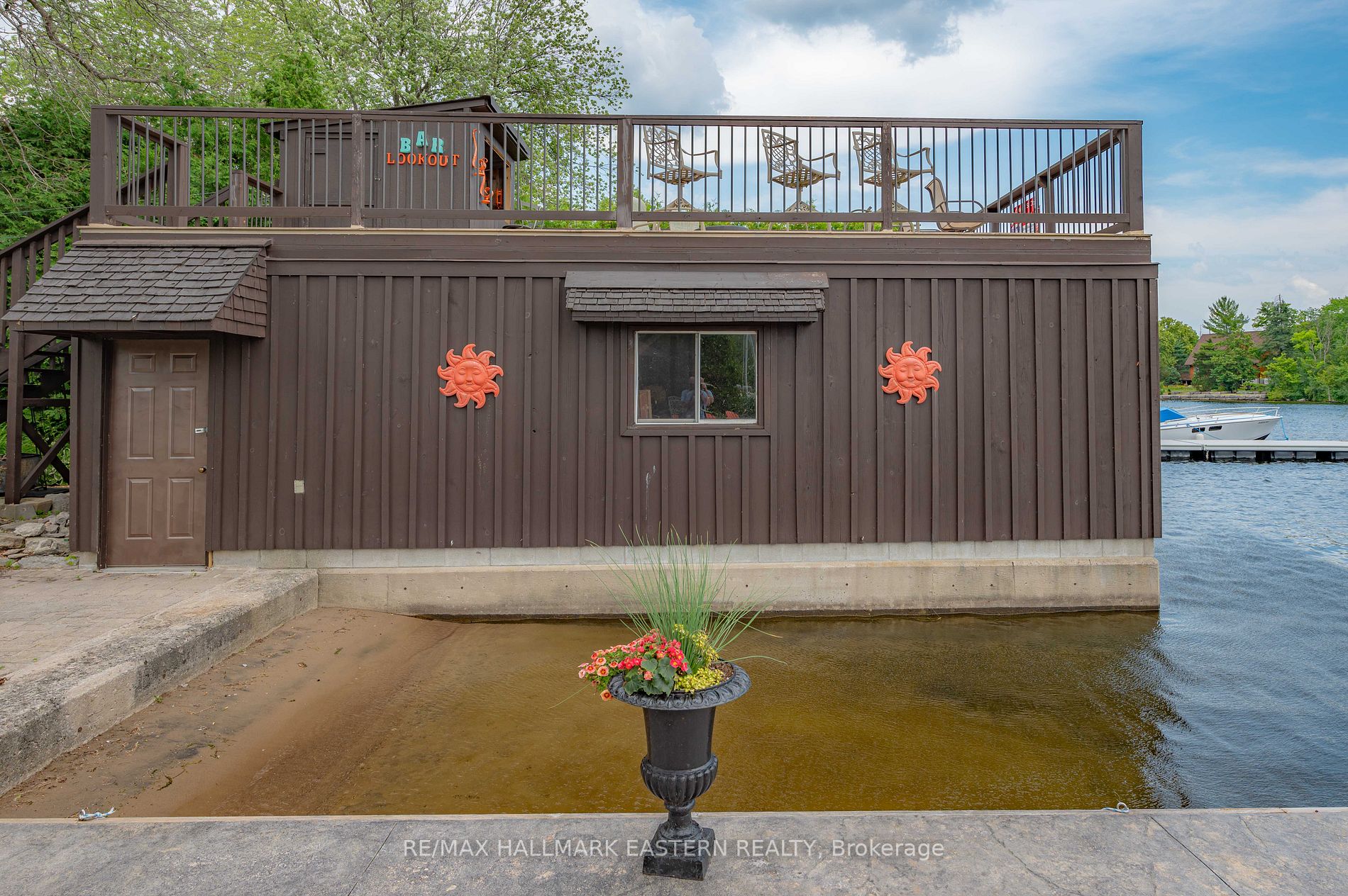 75 Riverside Dr