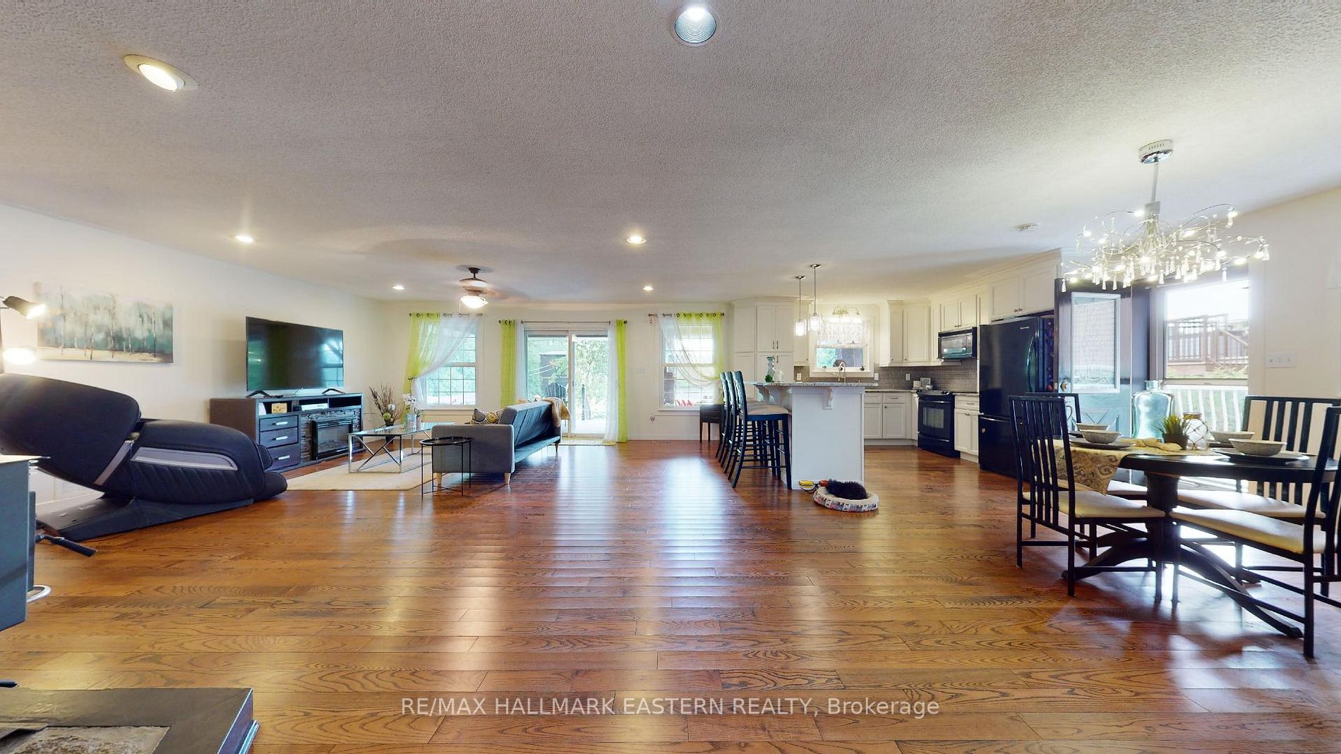 75 Riverside Dr